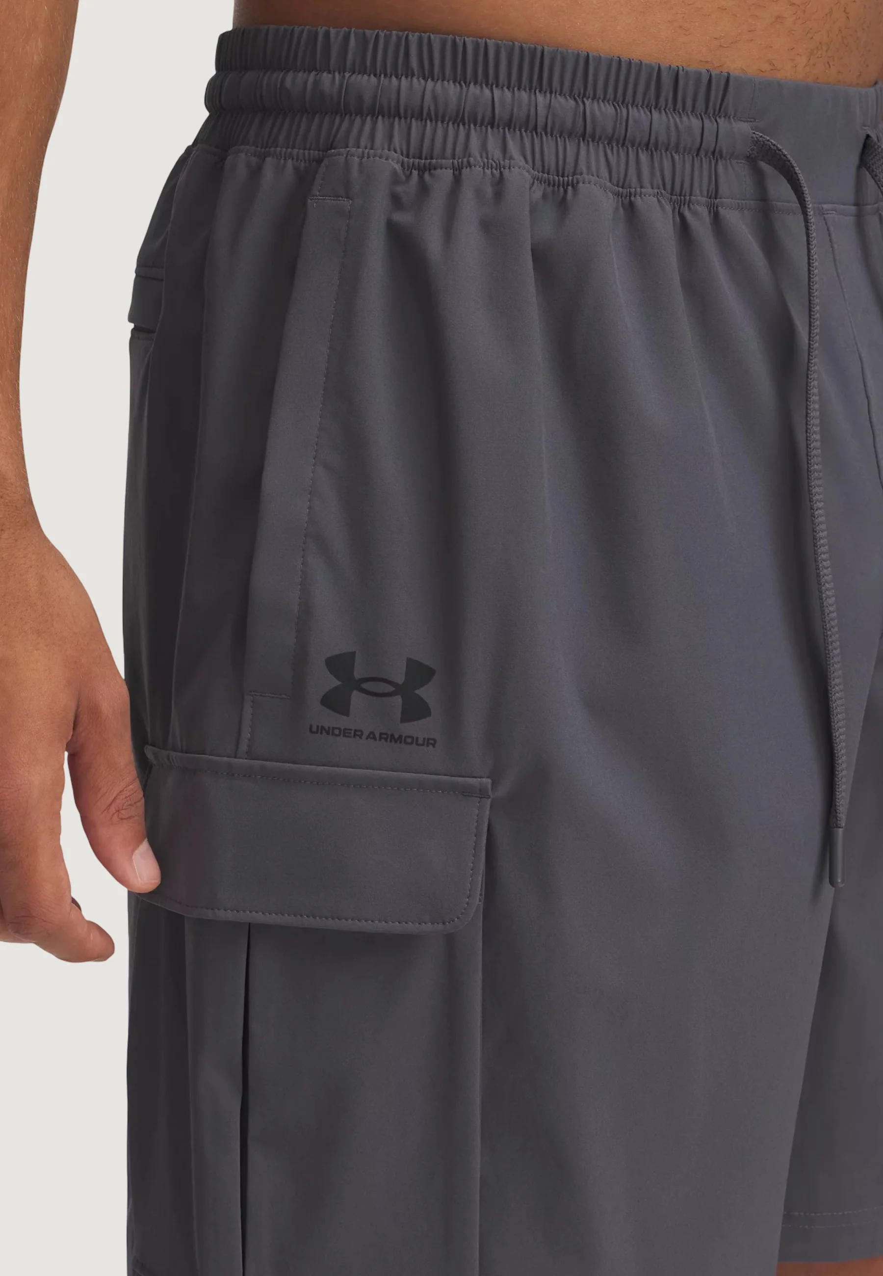 Bermuda sportivi Under Armour UA VIBE WOVEN CARGO SHORT - Image 4