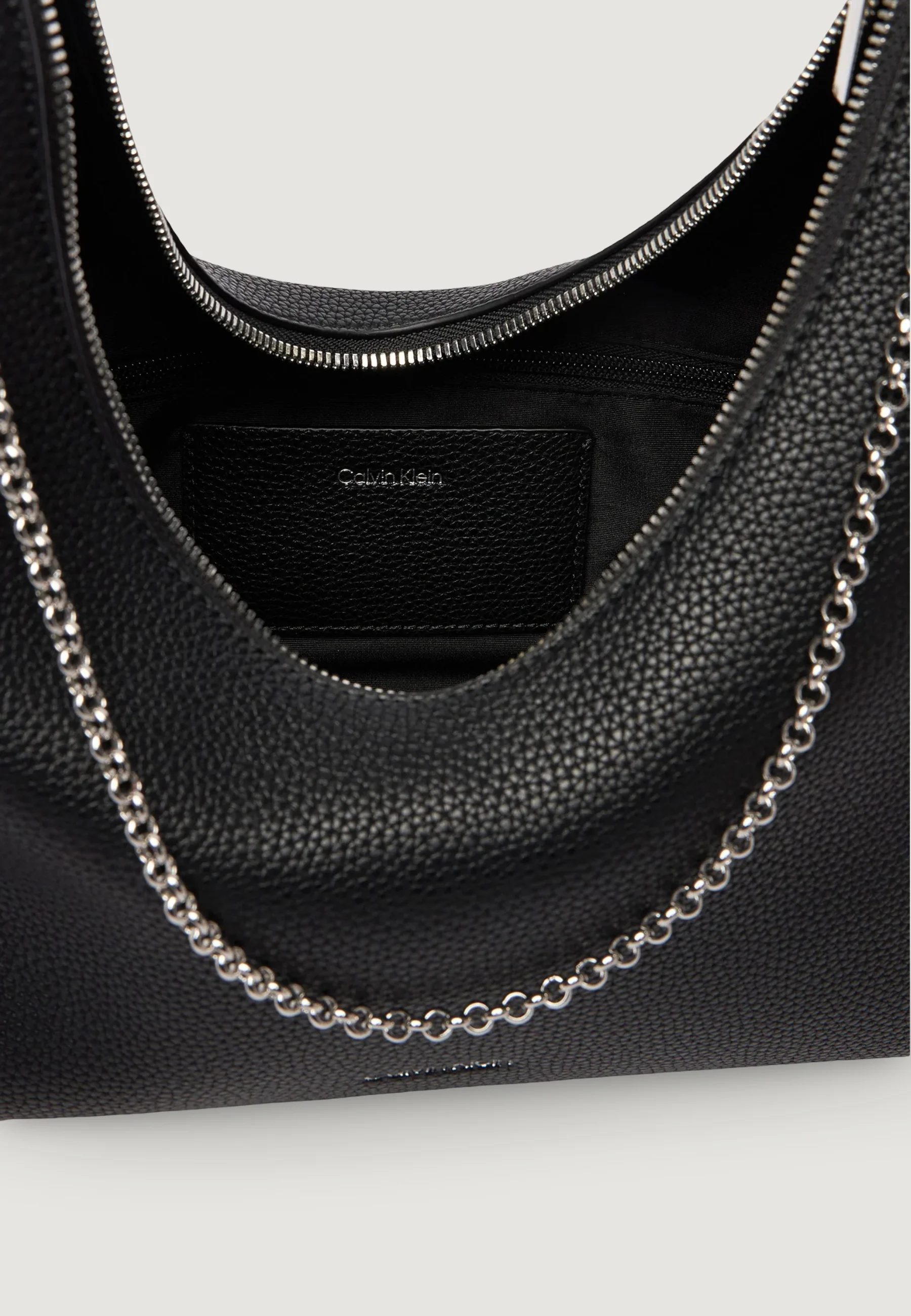 Borsa Calvin Klein EMBLEM HW PEBBLE - Image 3