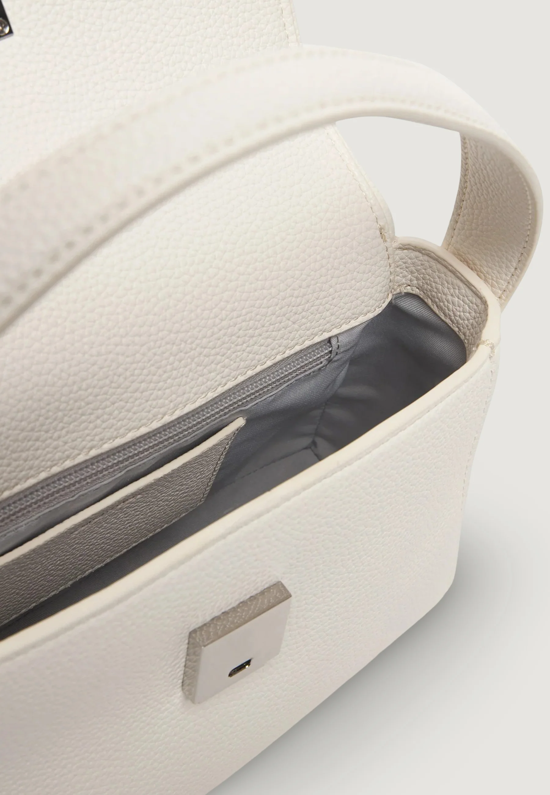 Borsa Calvin Klein EMBLEM HW PEBBLE SHOULDER 25 - Image 3