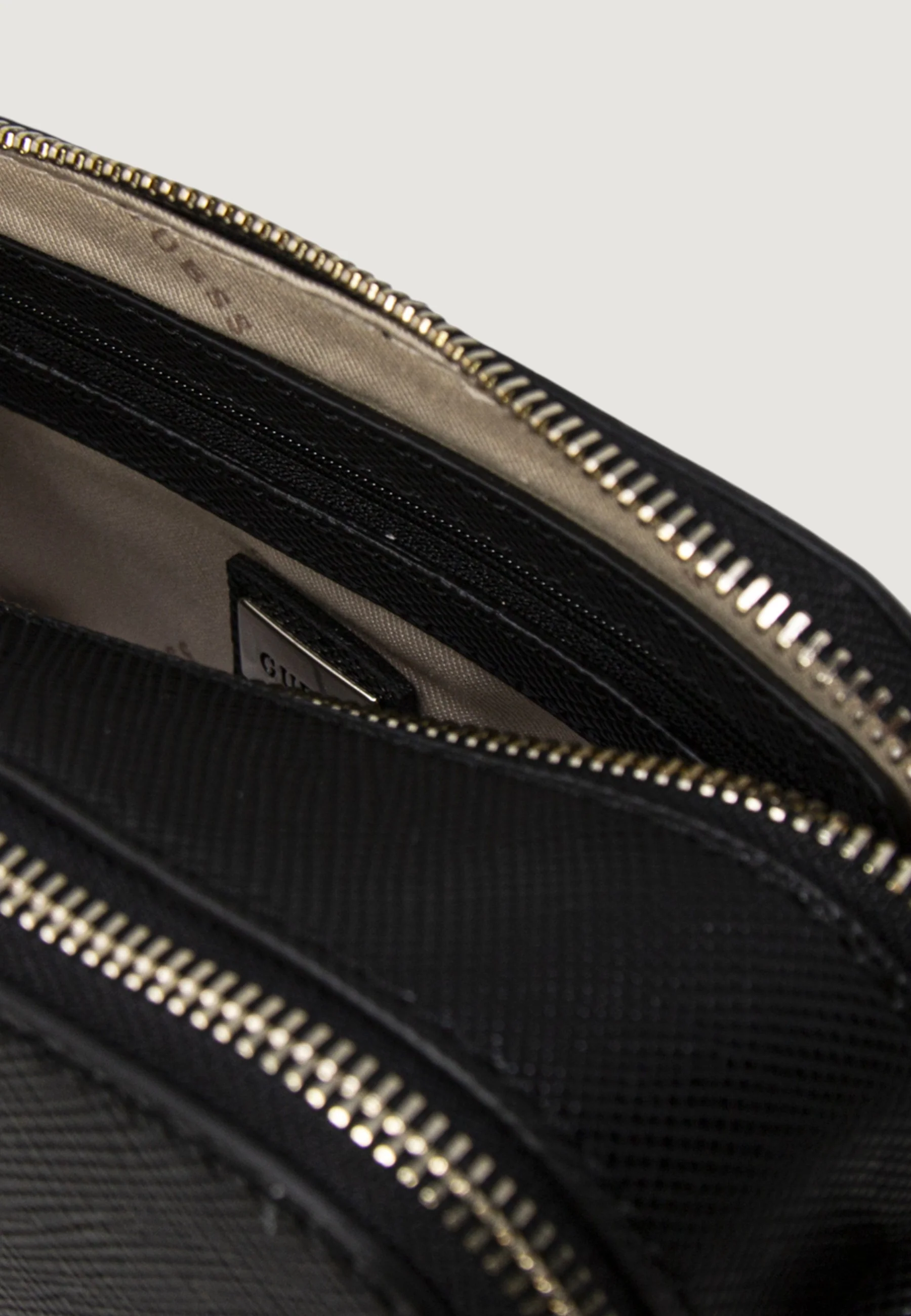 Borsa Guess NOELLE CROSSBODY CAMERA - Image 4