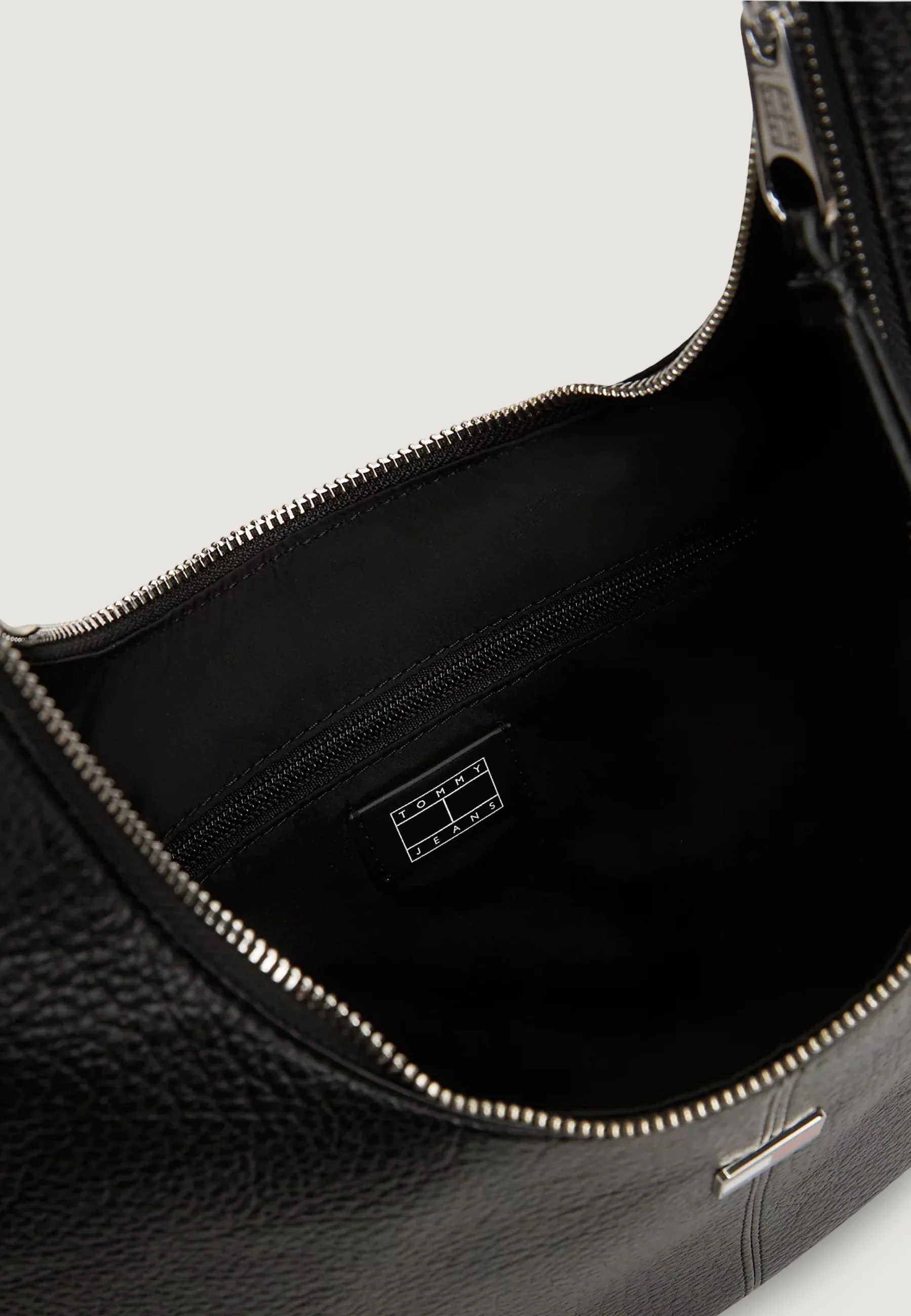 Borsa Tommy Hilfiger TJW SLOUCHY CITY HOBO - Image 4