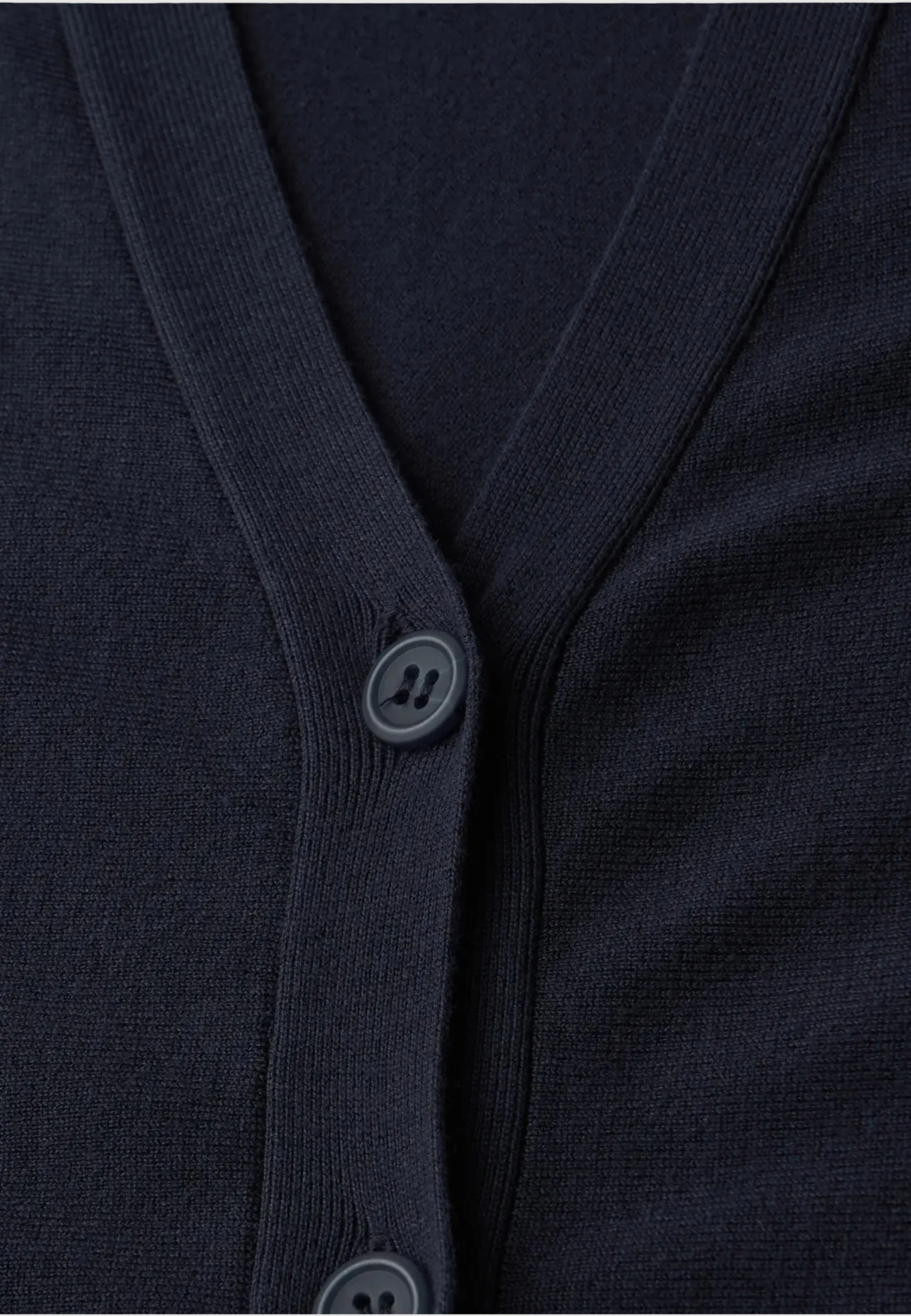 Cardigan Street One v-neck button up cardigan - Image 4