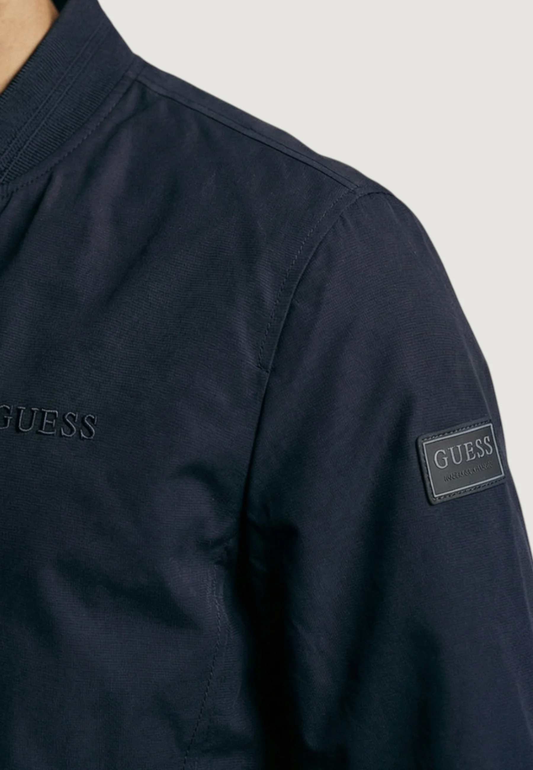 Giubbotto Guess STRETCH PACKABLE BOMBER JACKET - Image 4