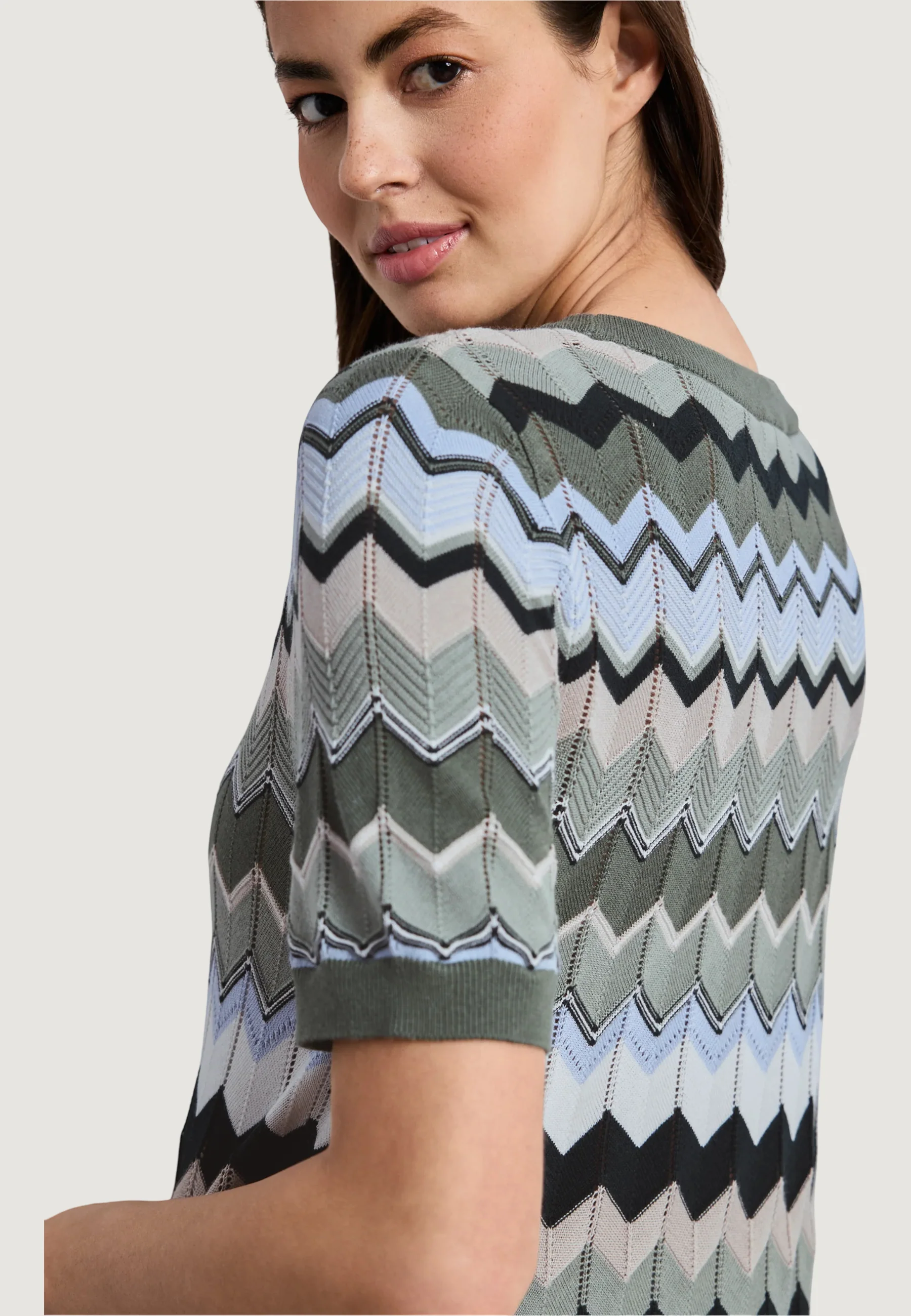 Maglia in filo manica corta Street One multicolor zig-zag sweater - Image 5