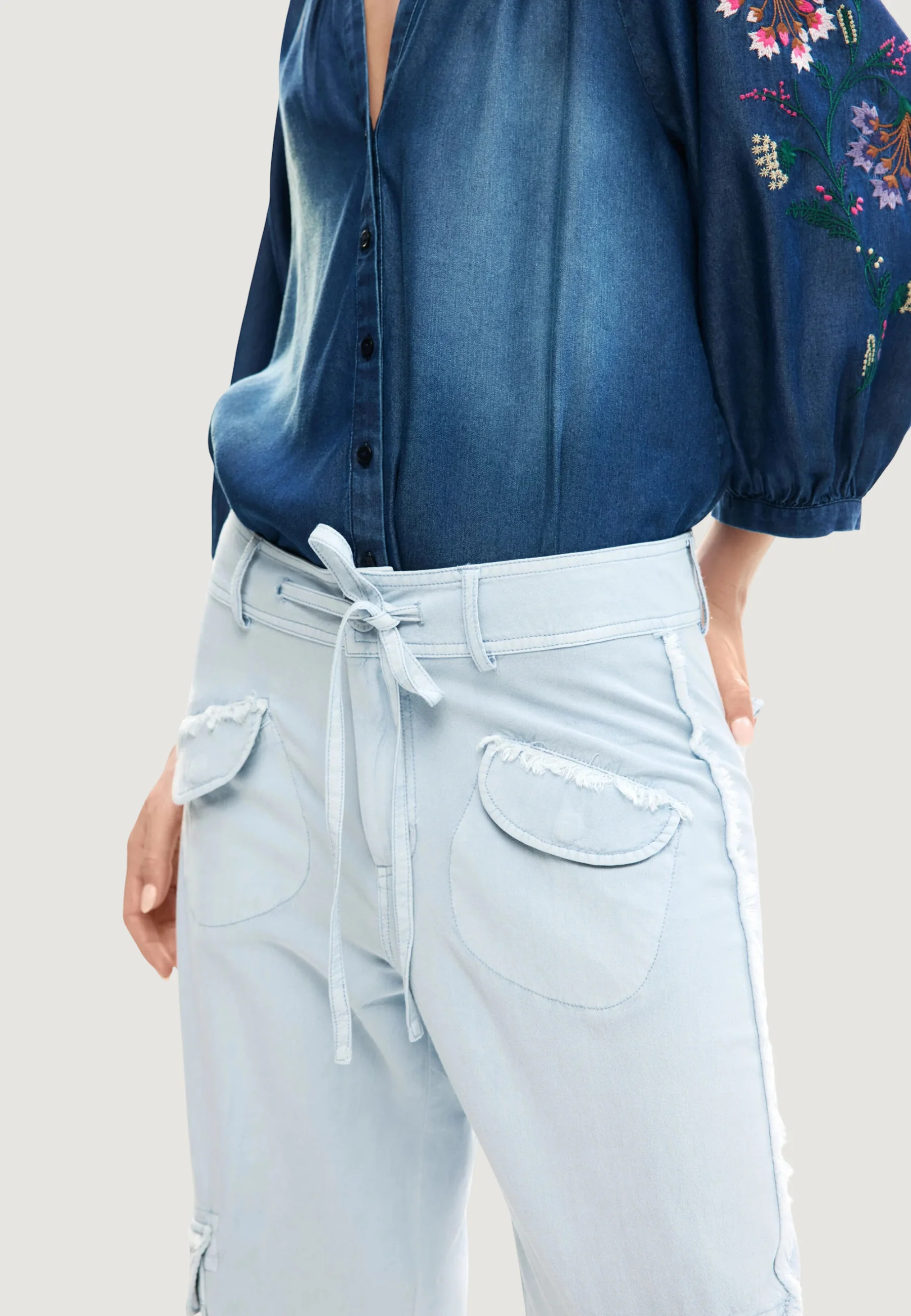 Pantaloni regular Desigual PANT_VILLAGE - Image 3