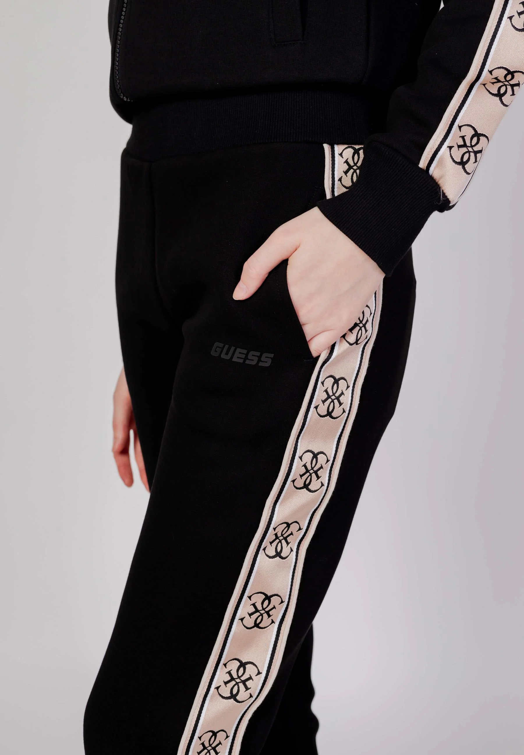 Pantaloni sportivi Guess Active BRITNEY JOGGER - Image 2