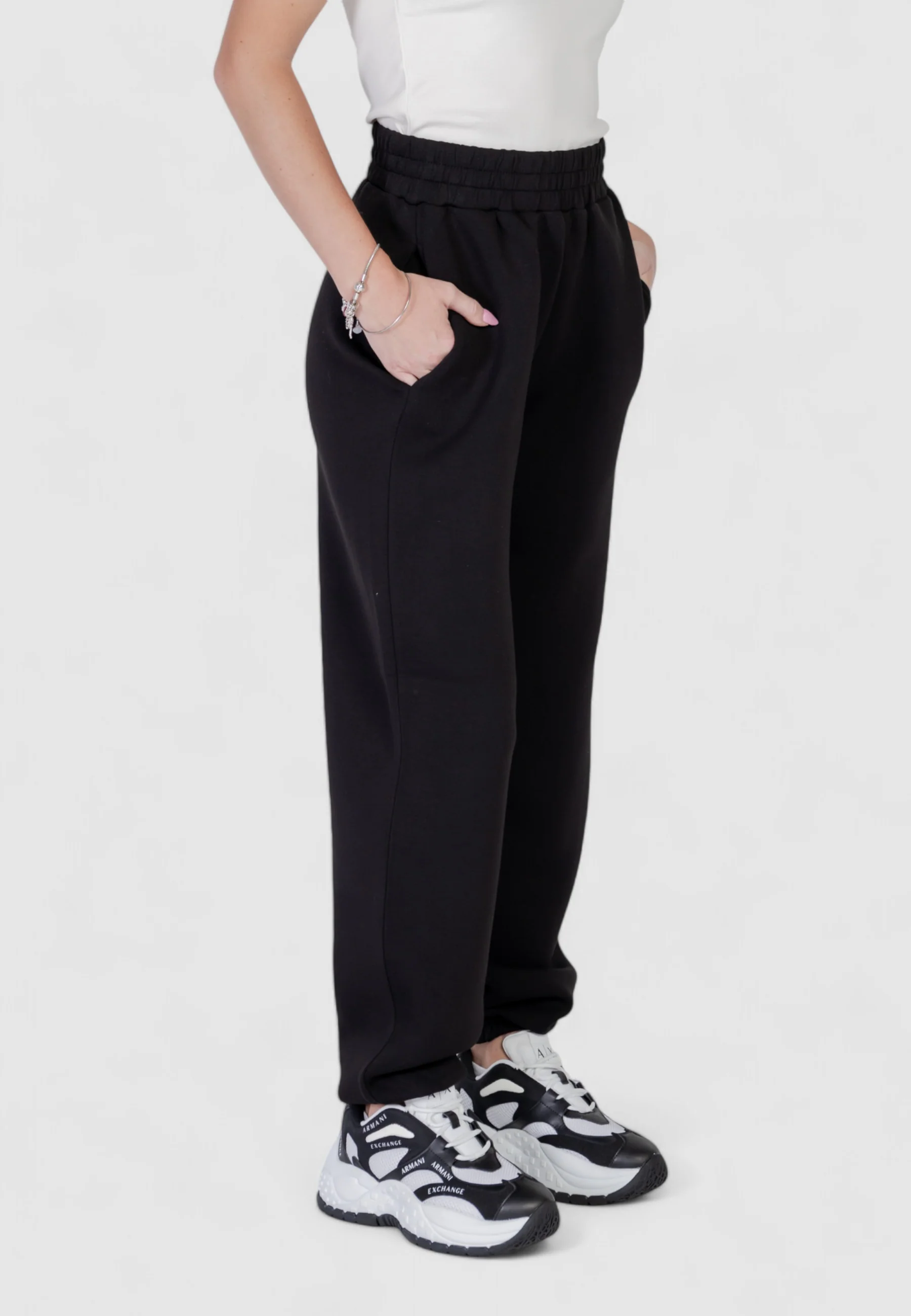 Pantaloni sportivi Guess Active CECILIA SCUBA JOGGER - Image 3