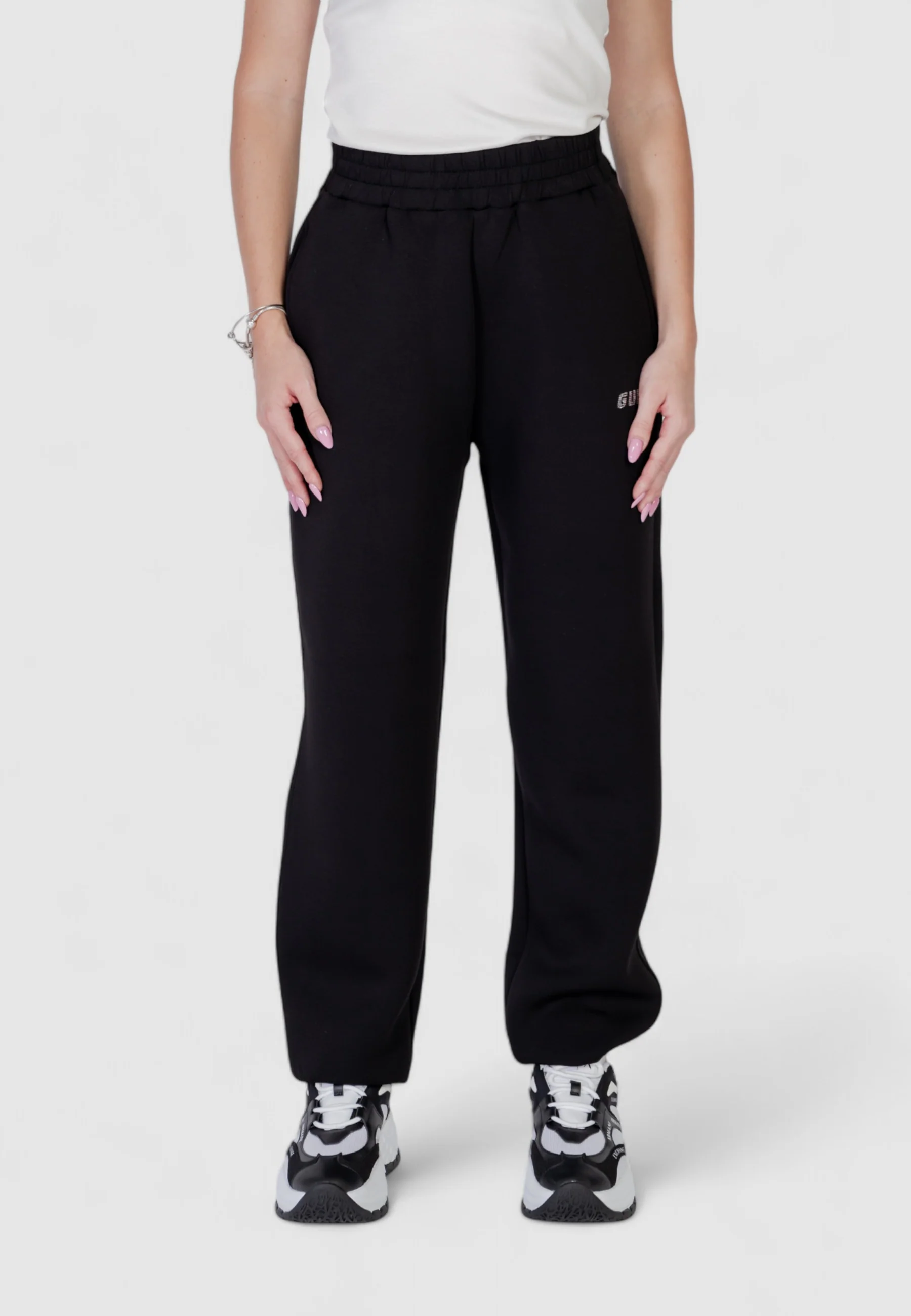 Pantaloni sportivi Guess Active CECILIA SCUBA JOGGER - Image 5