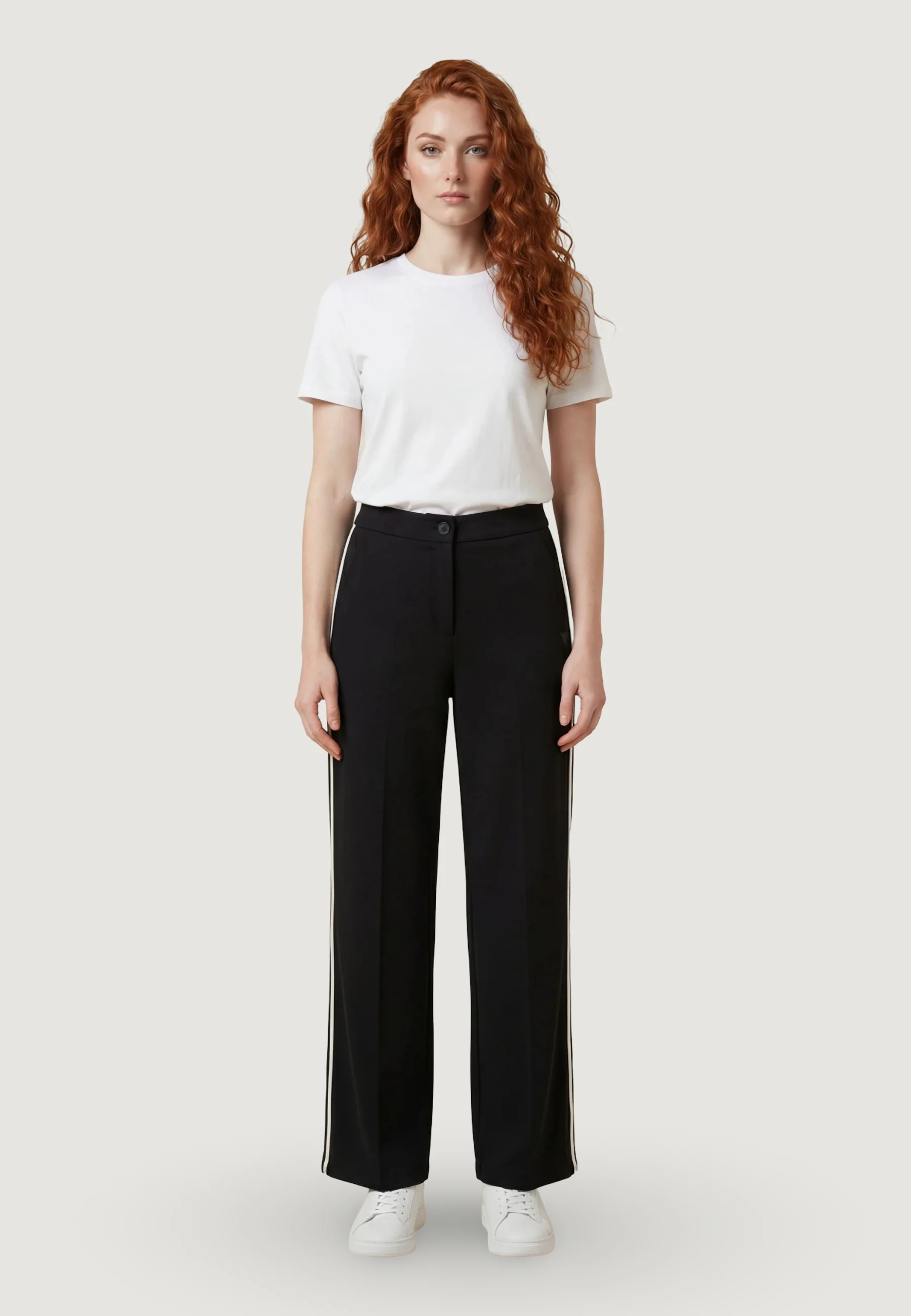 Pantaloni sportivi Guess Active CIRCE STRAIGHT LEG PANT - Image 3