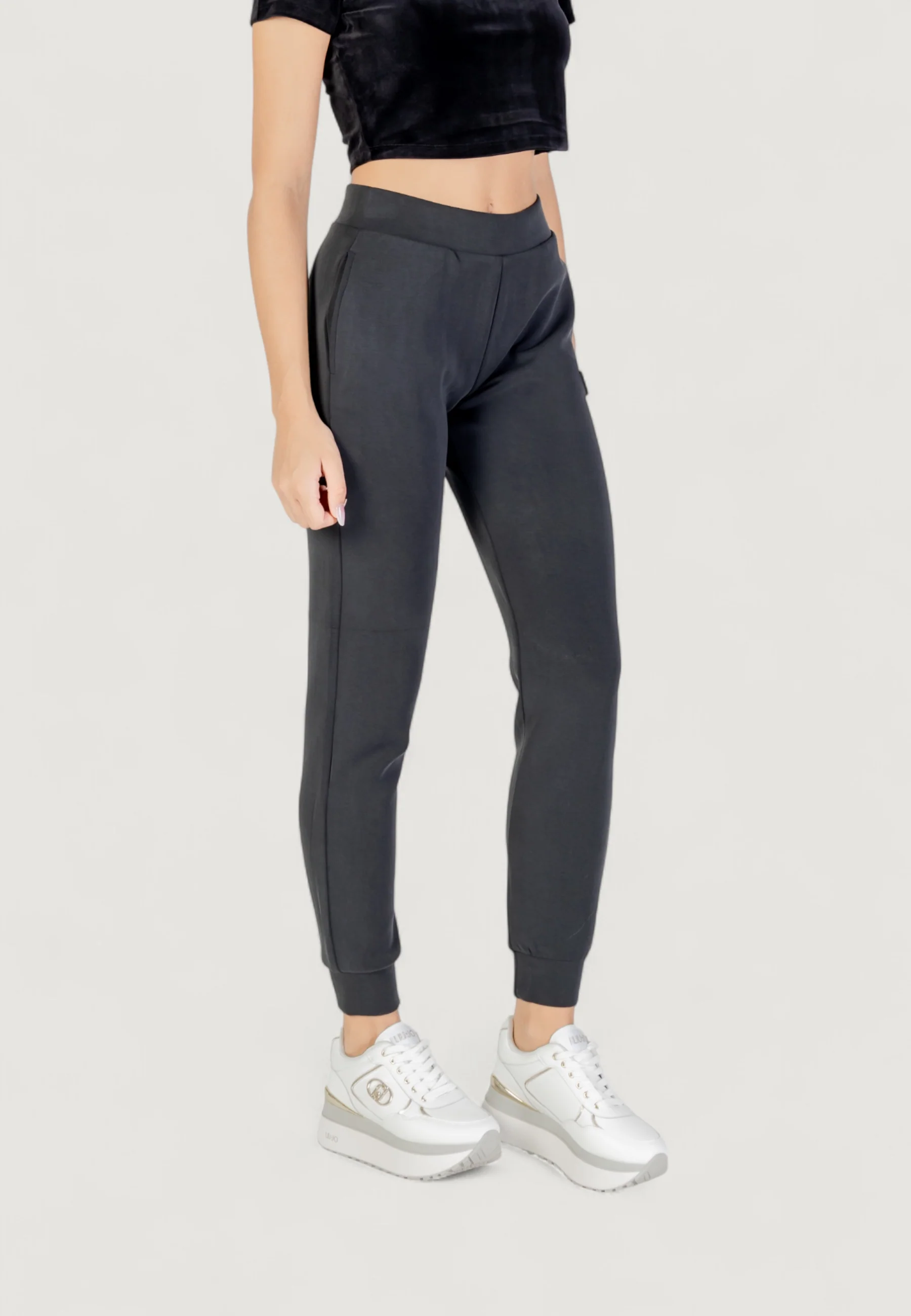 Pantaloni sportivi Guess Active OLYMPE LONG PANTS - Image 4