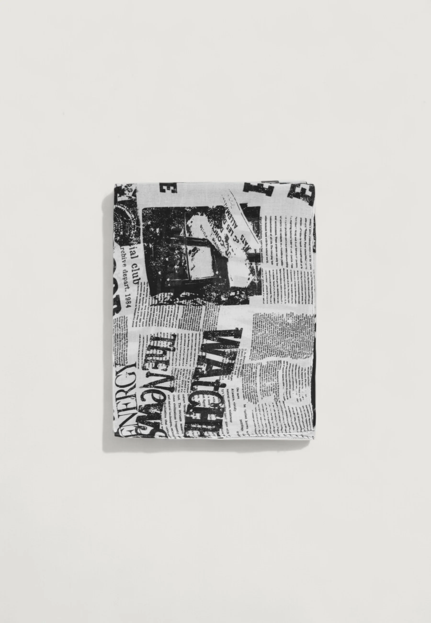 Pashmina Desigual FOU_NEWSPAPER - Image 5