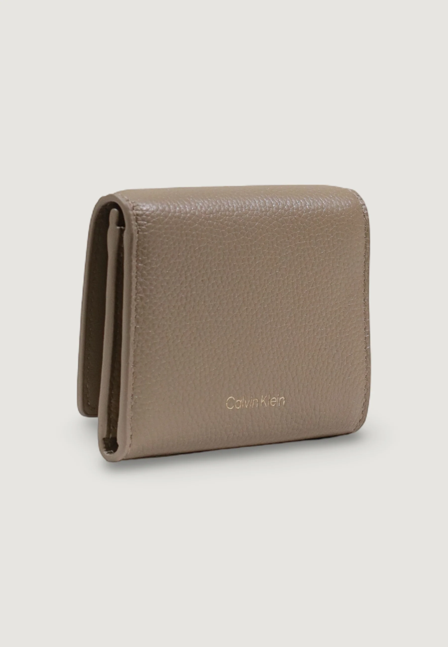 Portafoglio piccolo Calvin Klein EMBLEM HW PEBBLE TRIFOLD W/ZIP - Image 2
