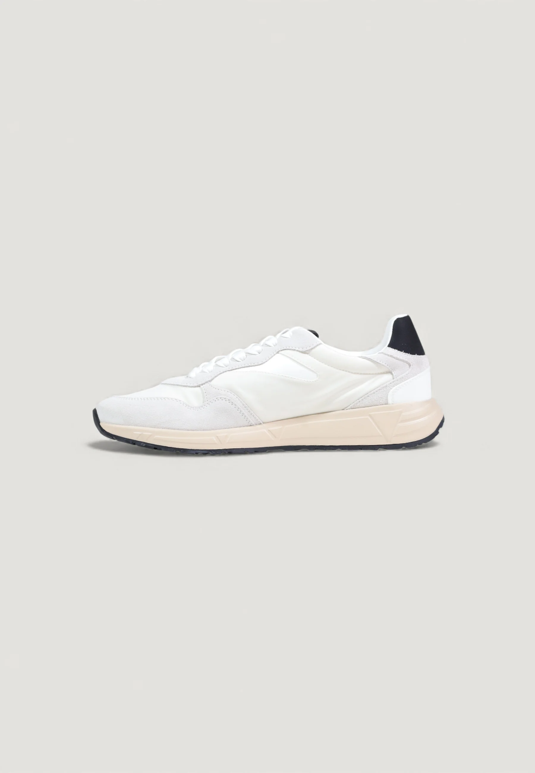 Sneakers Guess ARIA - Image 4