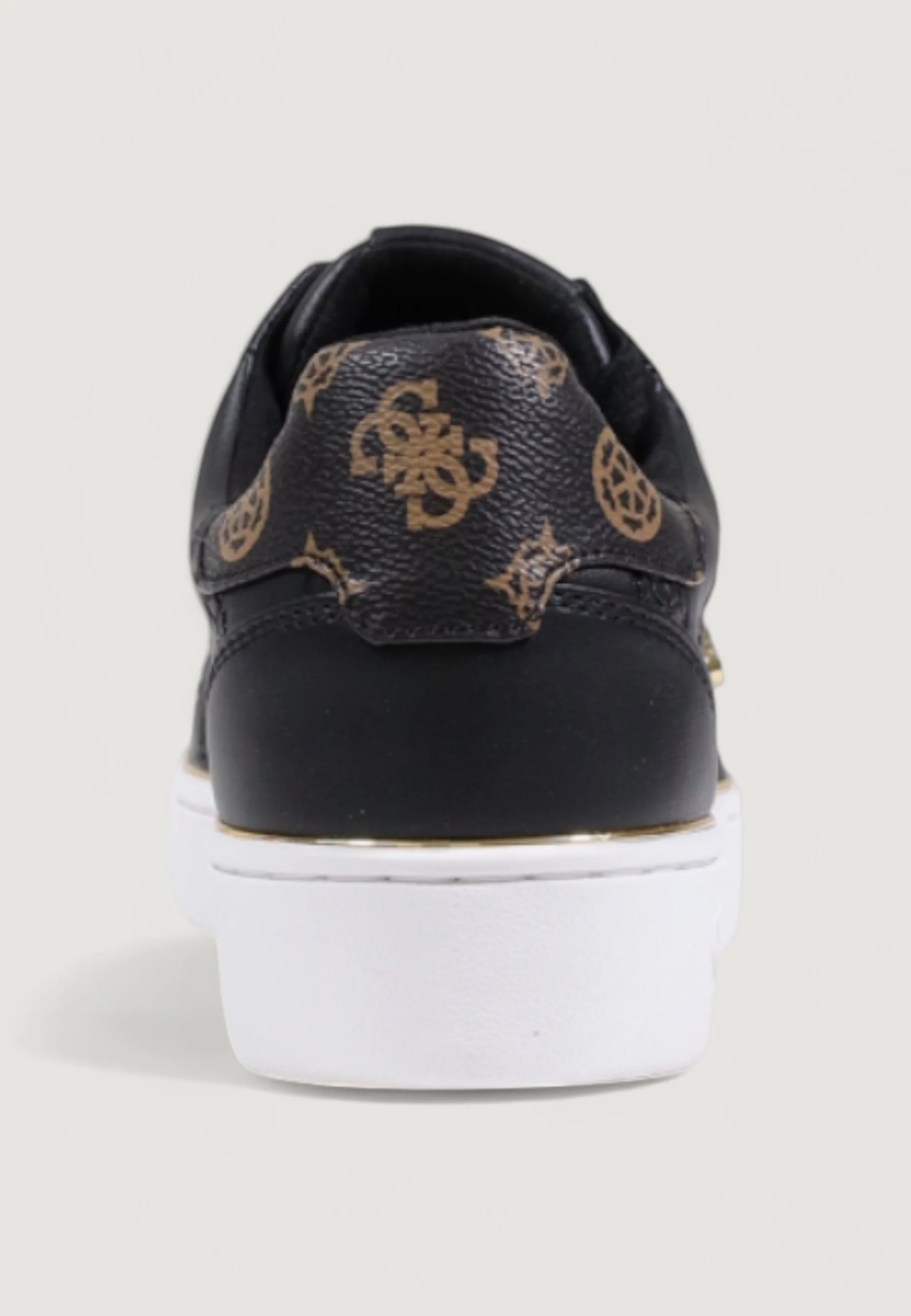 Sneakers Guess BRITZ - Imballo Originale Danneggiato - Prodotto Integro - Image 4