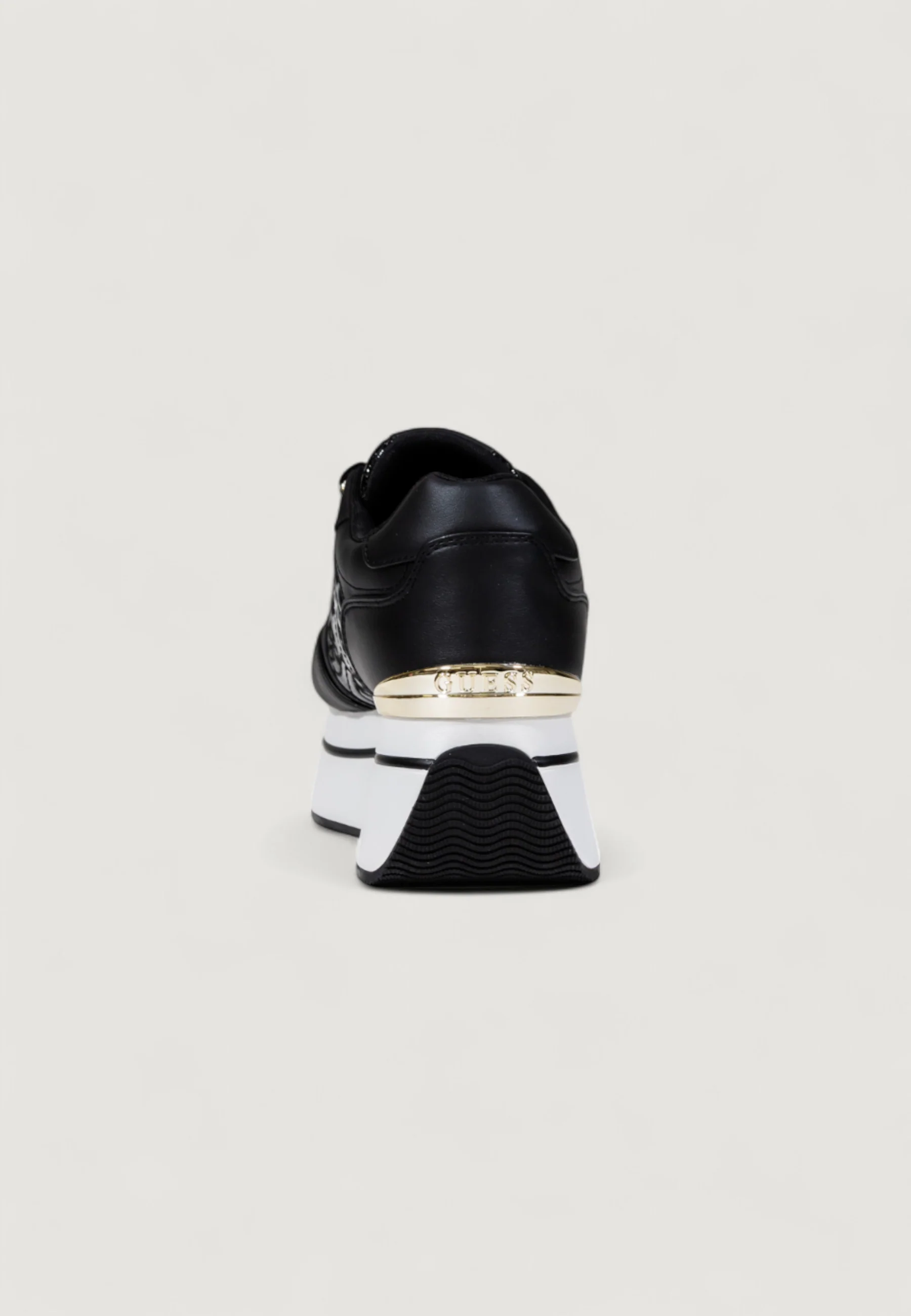 Sneakers Guess CAMRIO9 - Imballo Originale Danneggiato - Prodotto Integro - Image 4