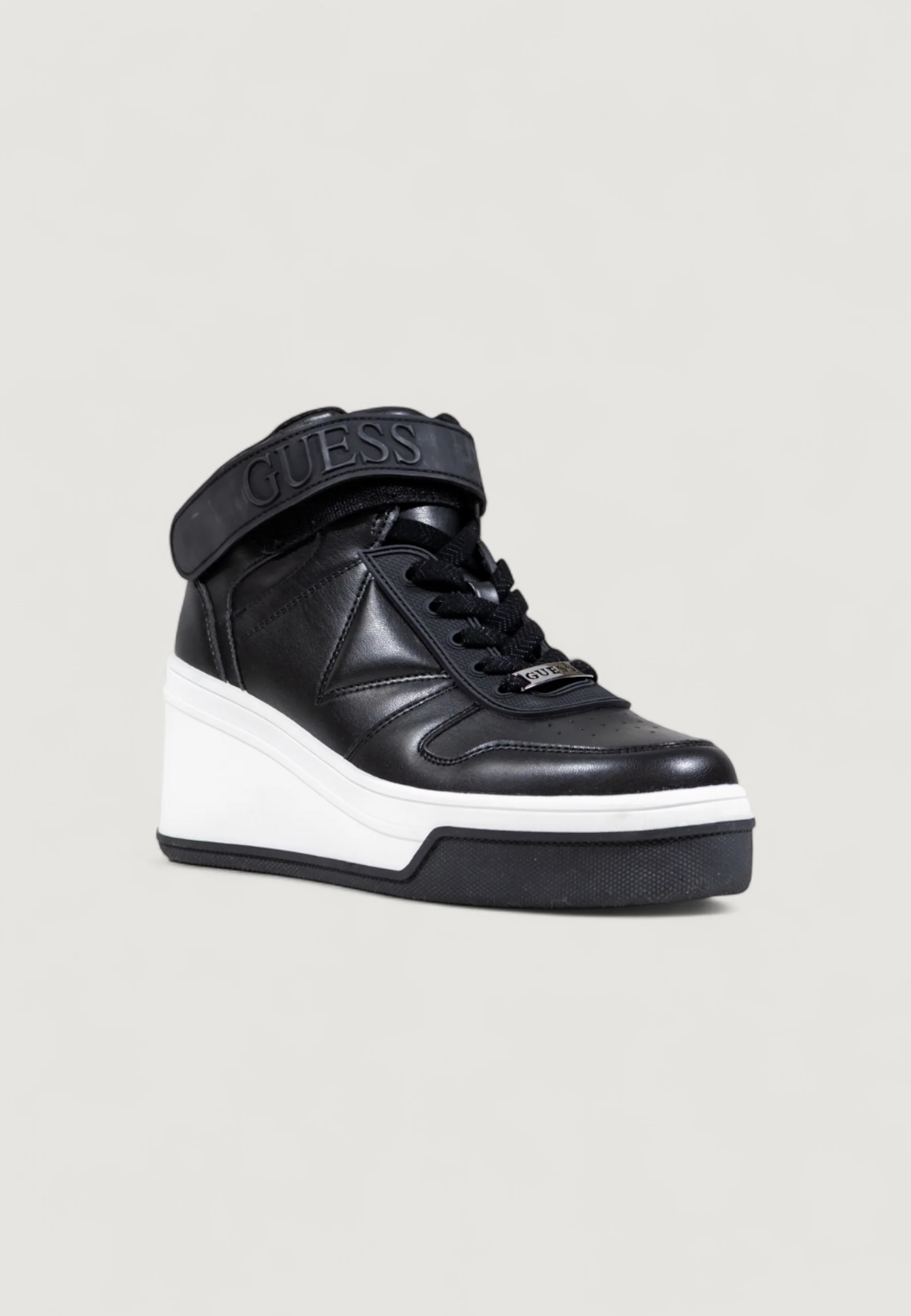 Sneakers Guess RUBEKA - Imballo Originale Danneggiato - Prodotto Integro - Image 2