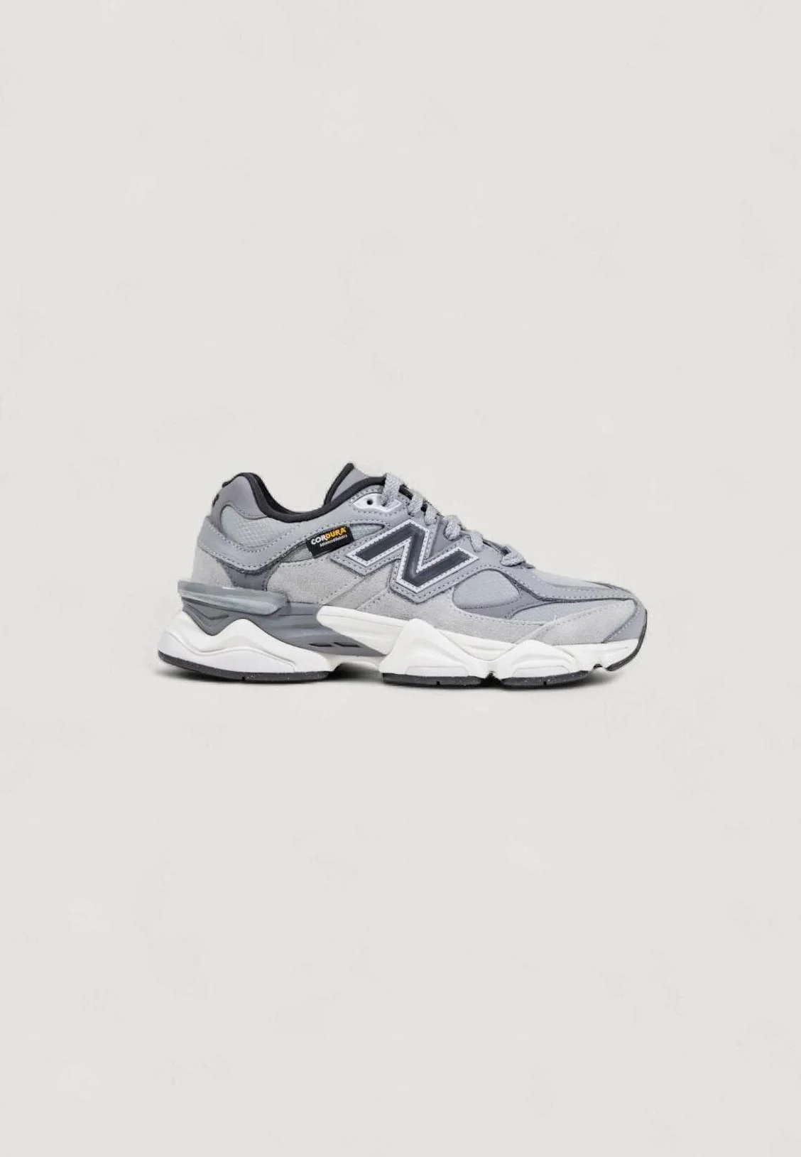 Sneakers New Balance 9060 - Imballo Originale Danneggiato - Prodotto Integro