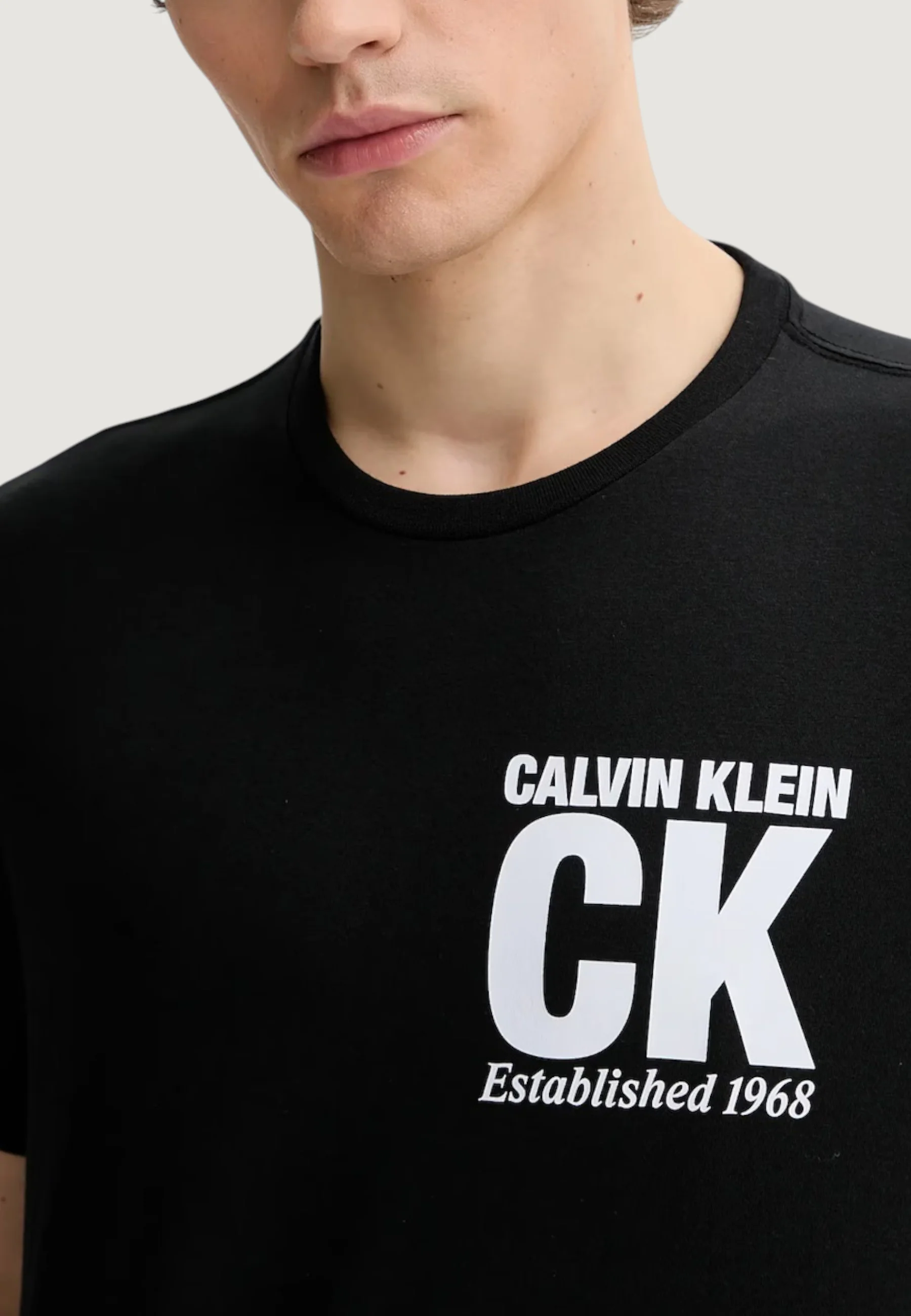 T-shirt Calvin Klein LV04RE819G - Image 4