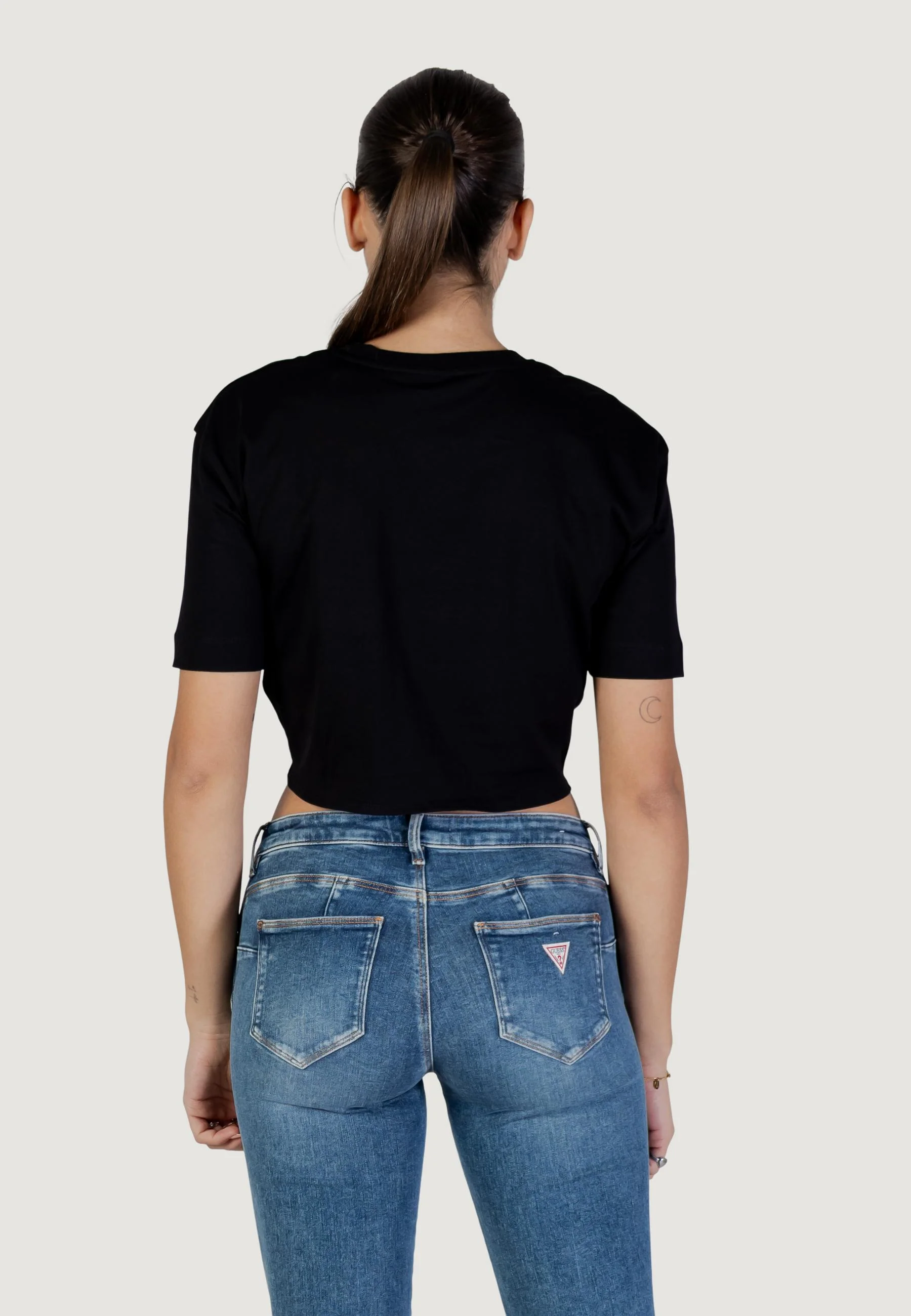 T-shirt Guess Active MARTINA CN SS T-SHIRT - Image 5