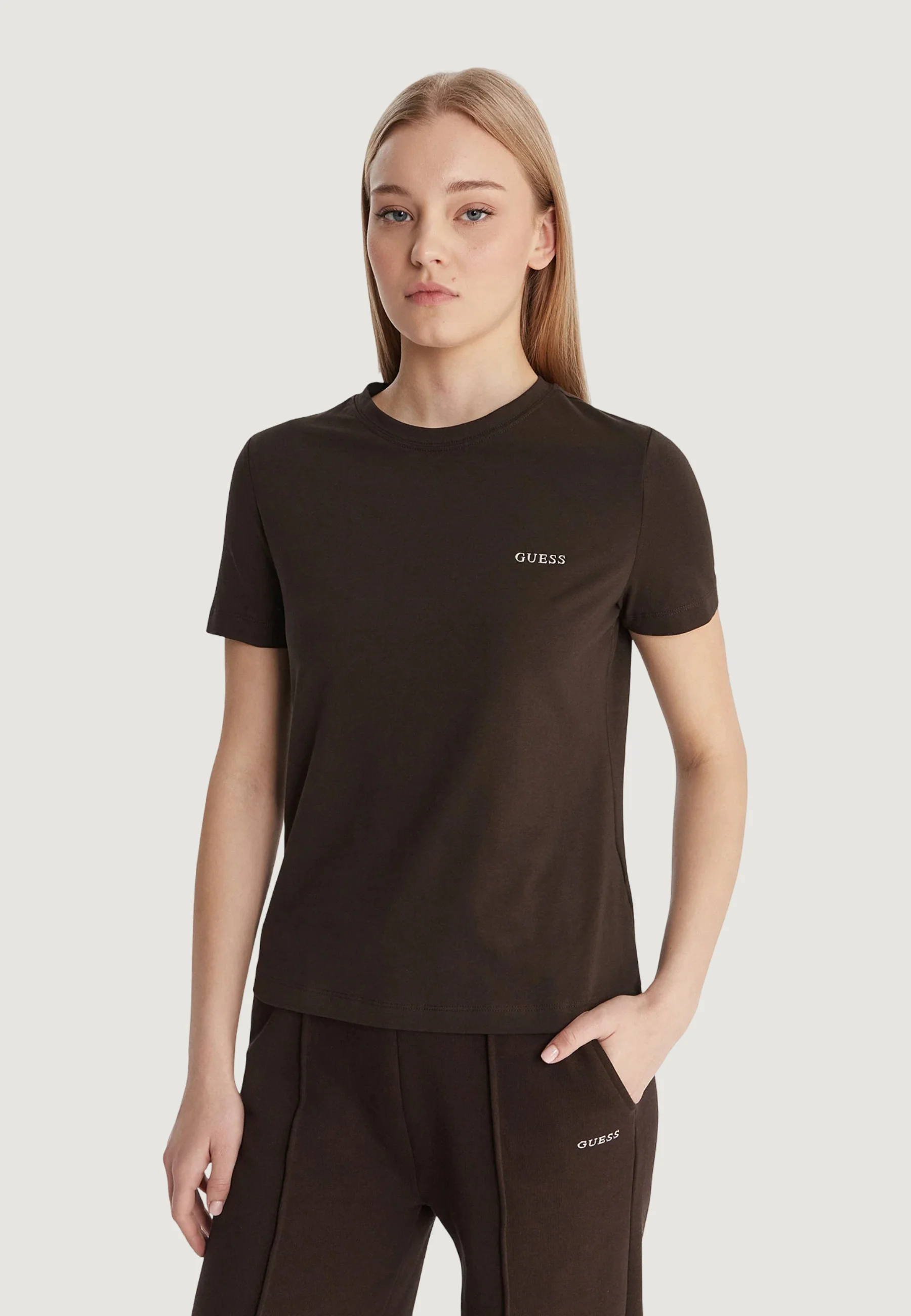 T-shirt Guess Active TRACEY CN SS T-SHIRT