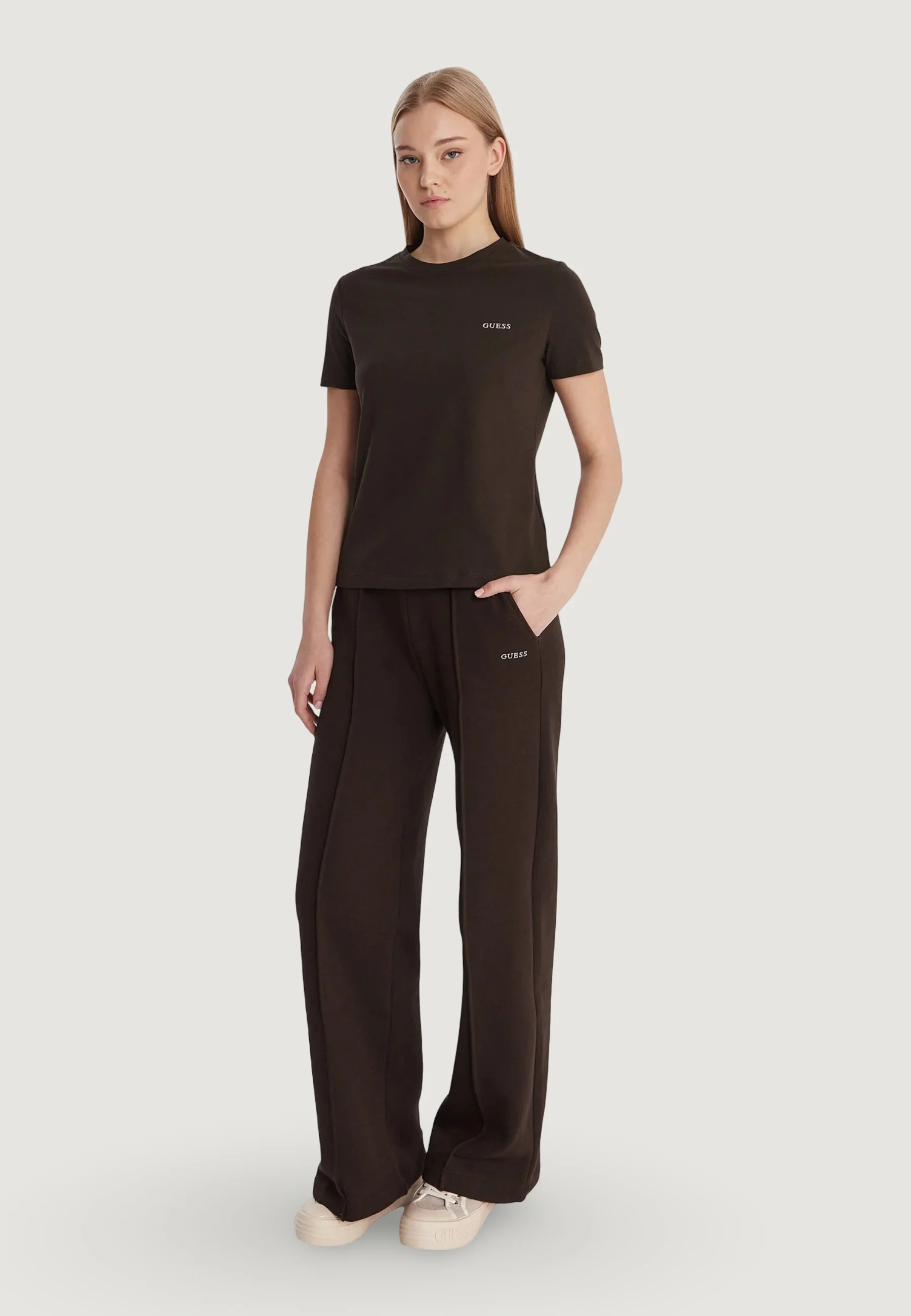 T-shirt Guess Active TRACEY CN SS T-SHIRT - Image 2