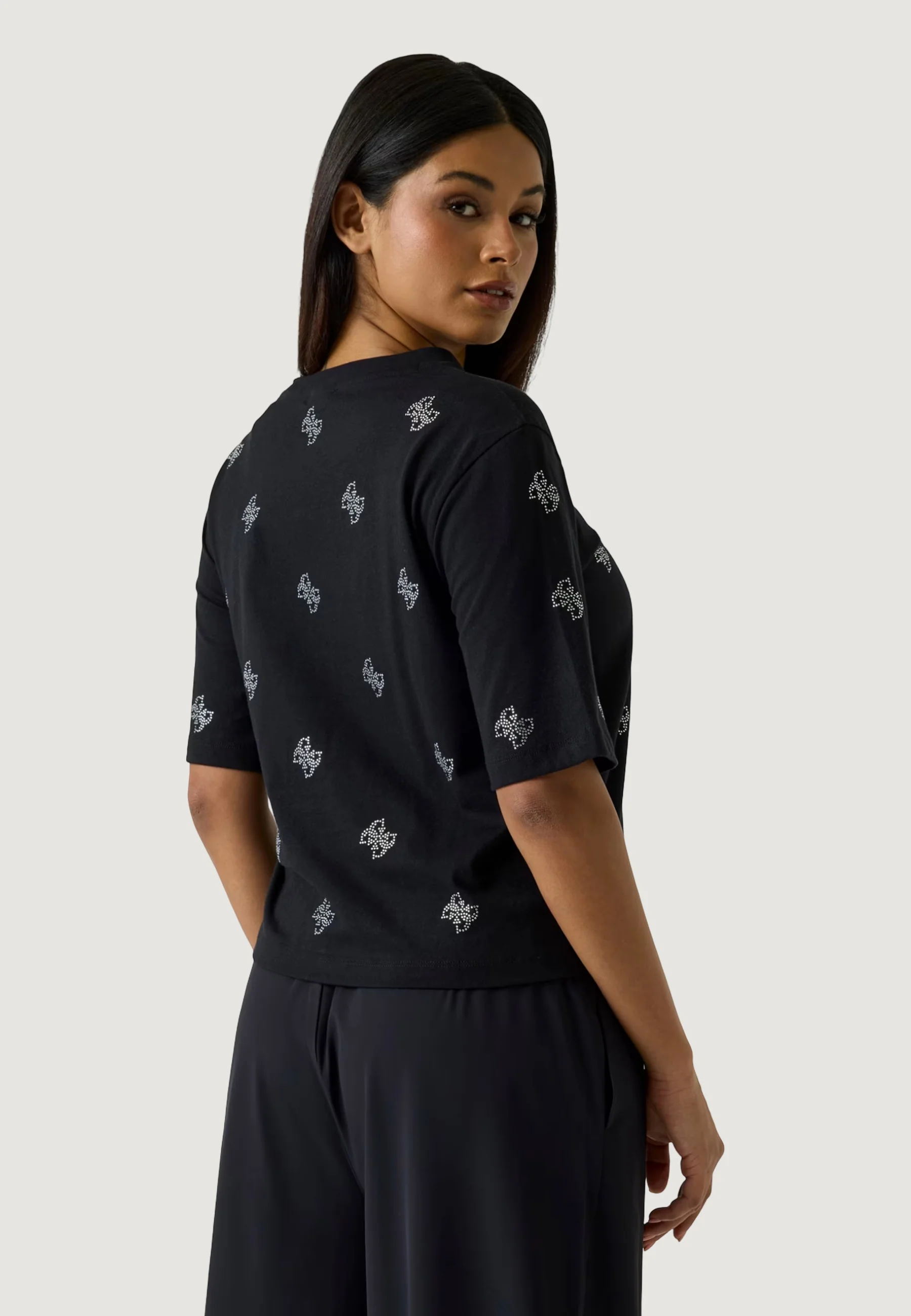 T-shirt Guess Active SILVY 4G SS CN T-SHIRT - Image 3