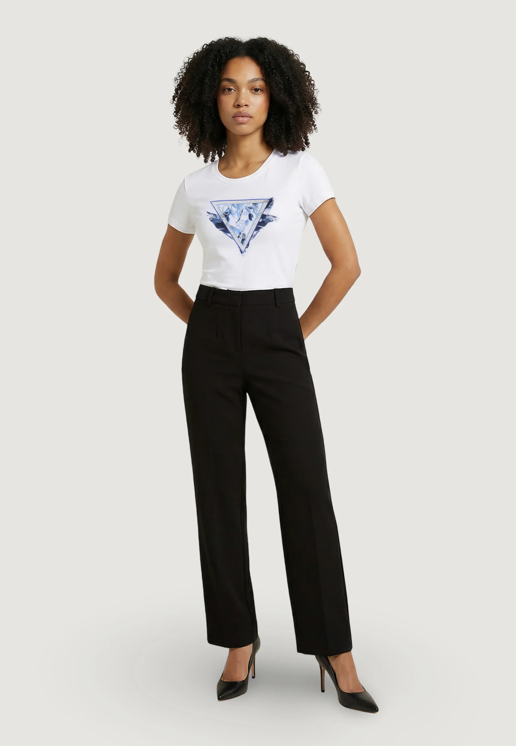 T-shirt Guess SS CN FEATHER TRIANGLE TEE - Image 3