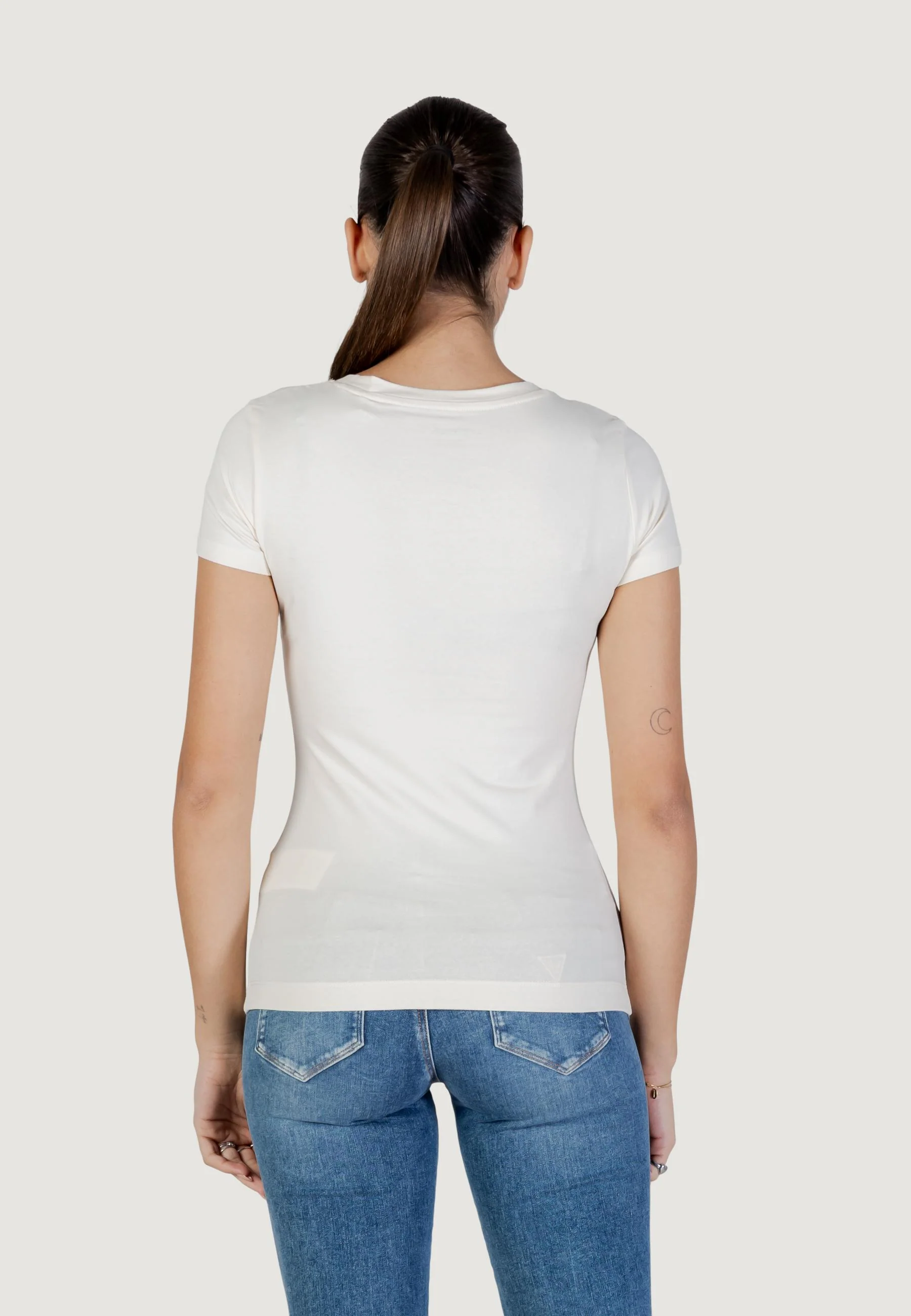 T-shirt Guess SS CN LEO TRIANGLE TEE - Image 4