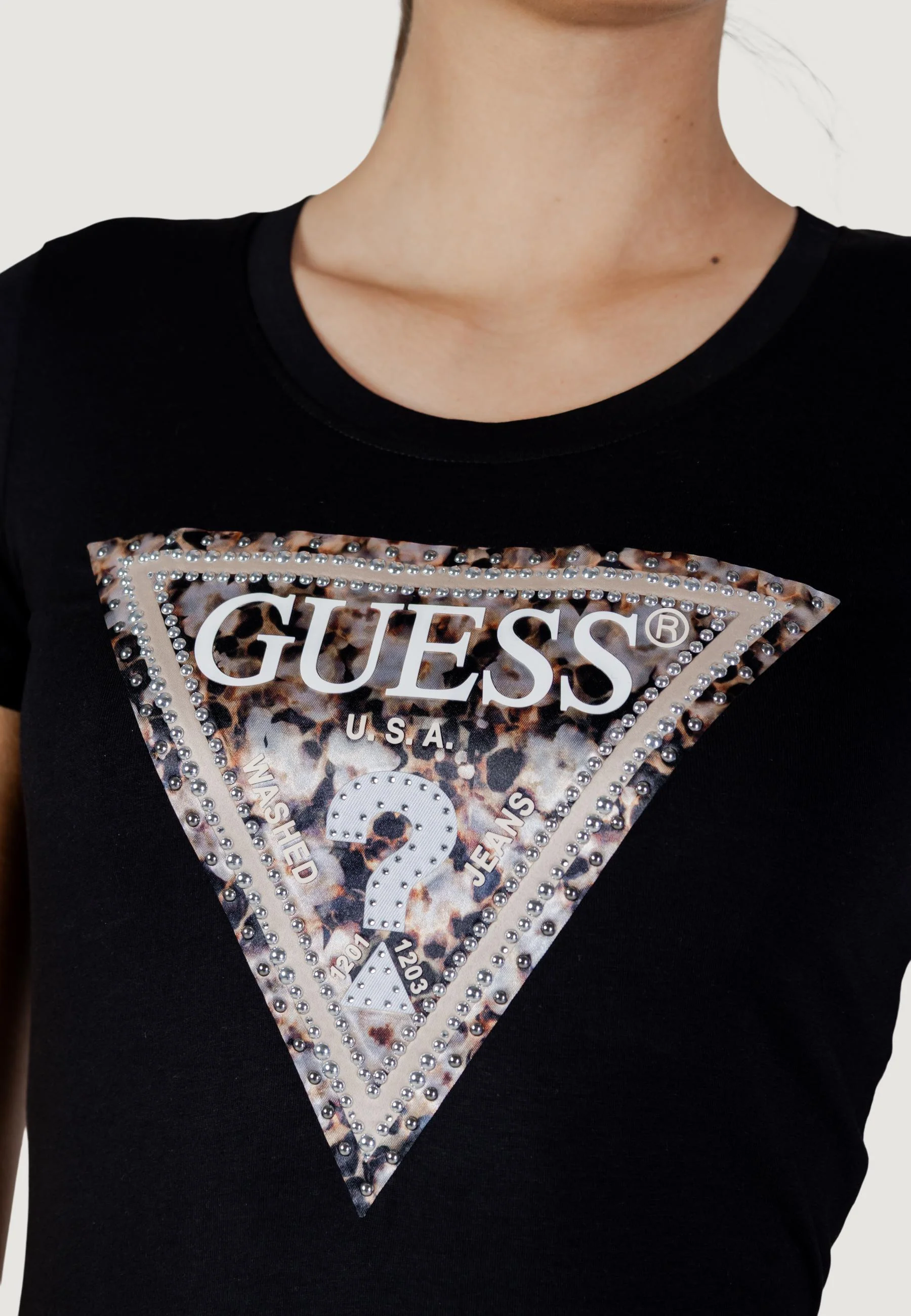 T-shirt Guess SS CN LEO TRIANGLE TEE - Image 2