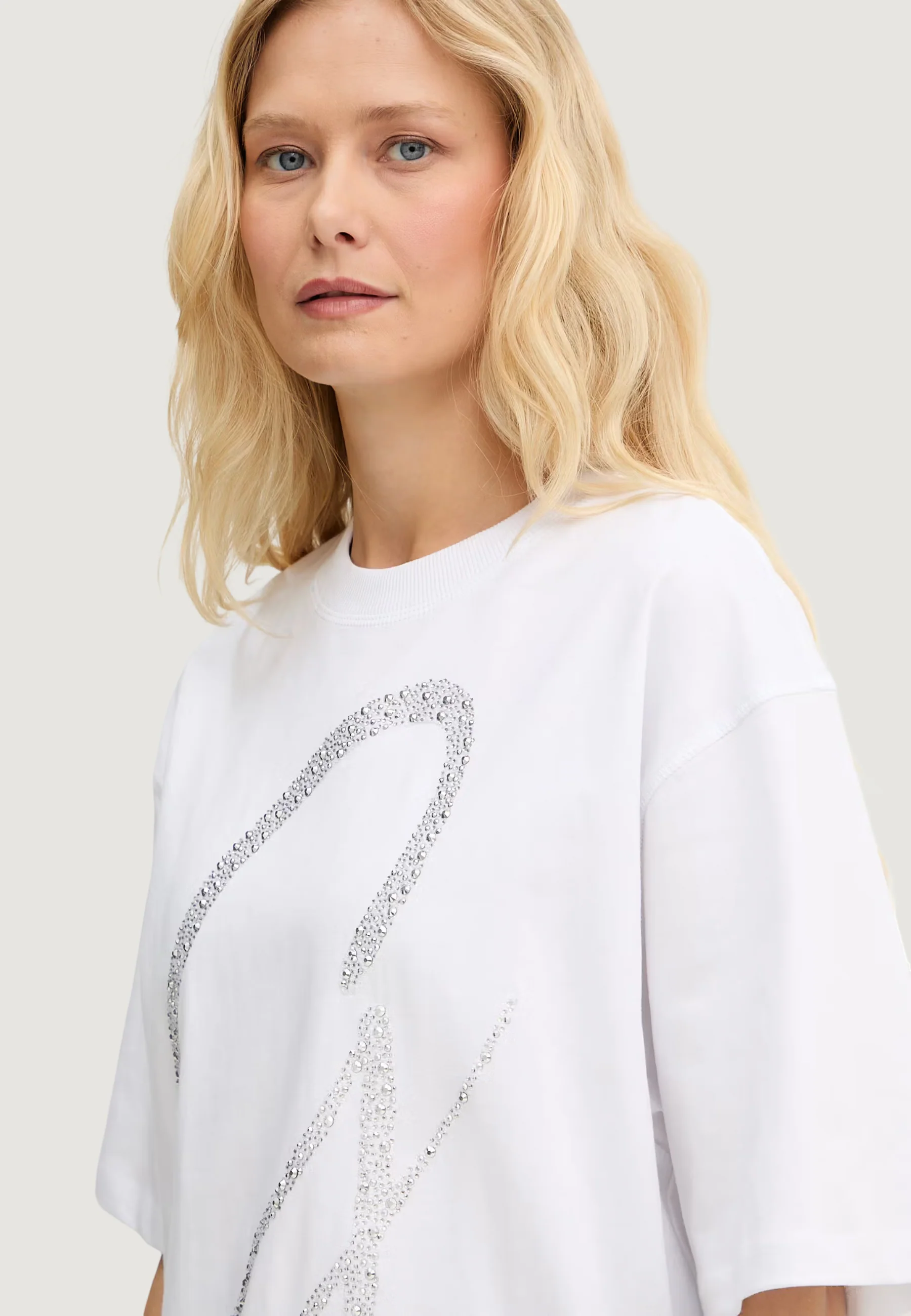 T-shirt Guess SS CN MAXI G STUDS TEE - Image 5