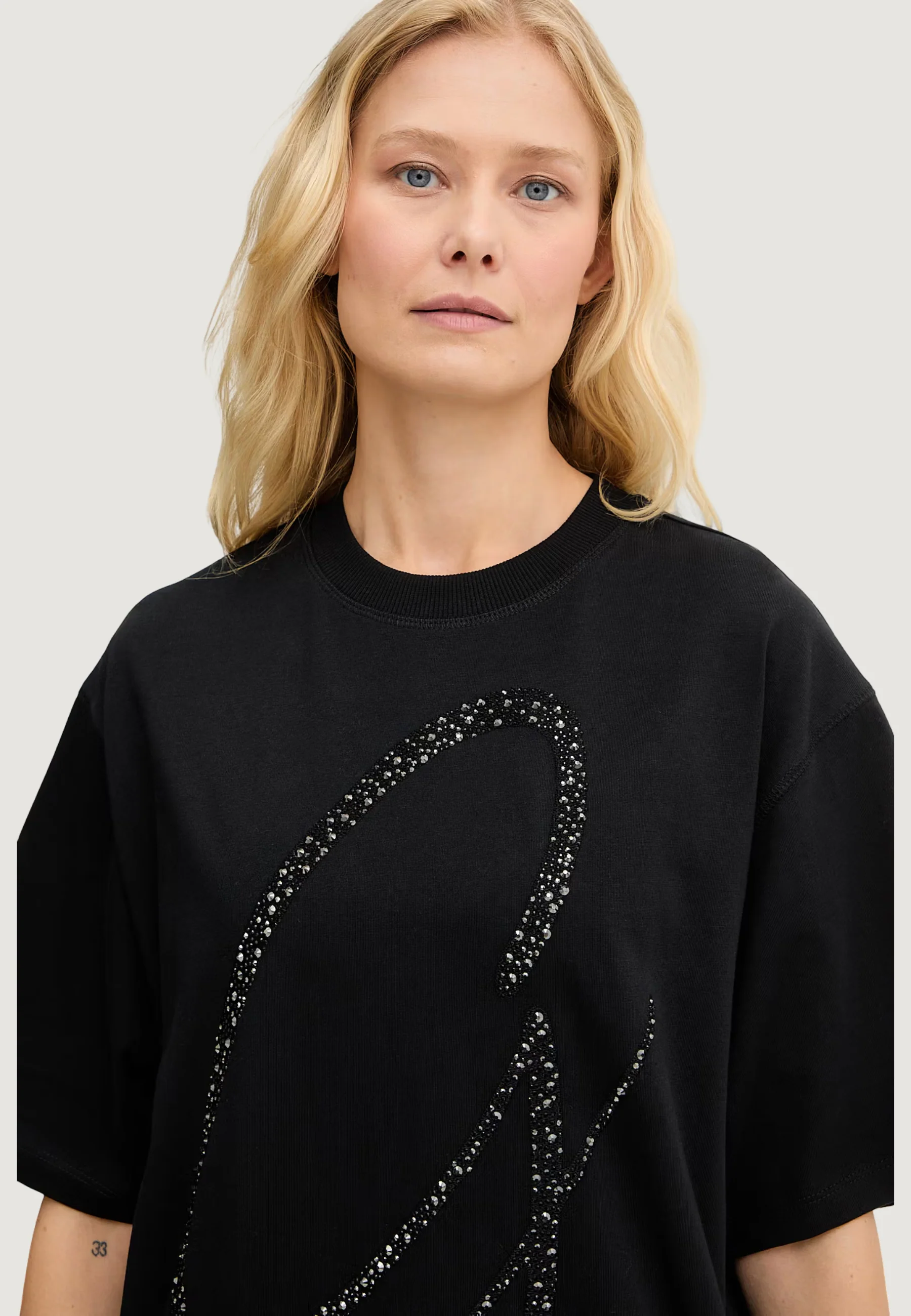T-shirt Guess SS CN MAXI G STUDS TEE - Image 5