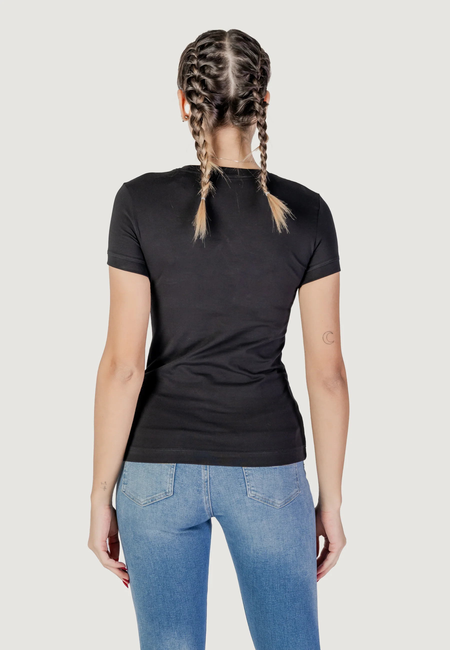 T-shirt Guess SS CN MINI TRIANGLE - Image 3