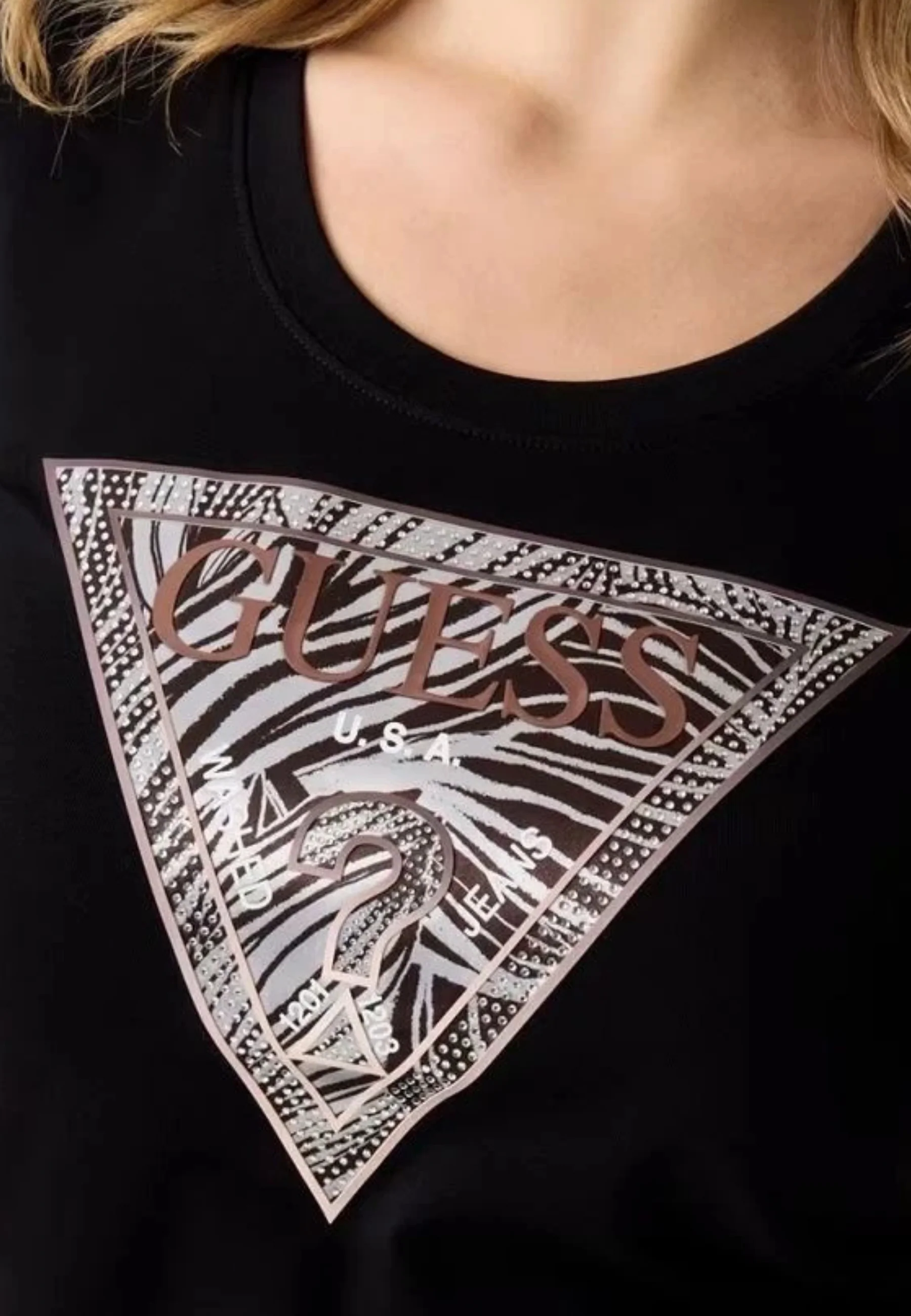 T-shirt Guess SS CN ZEBRA TRIANGLE TEE - Image 4