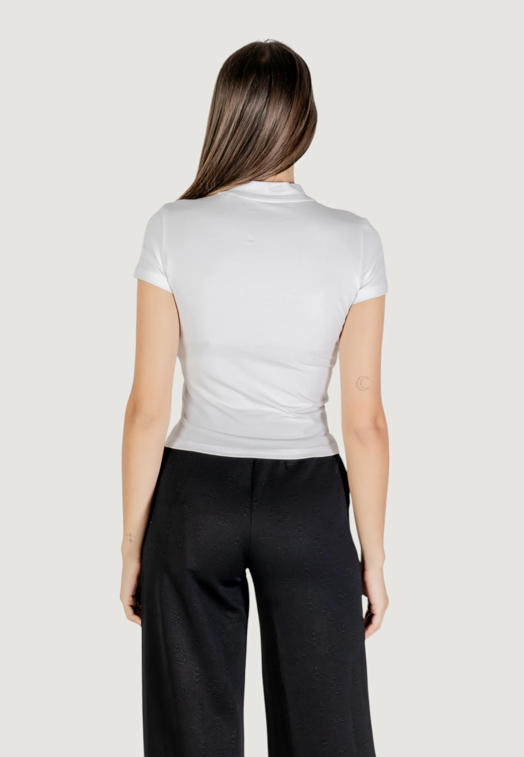 T-shirt Guess SS MOCK NECK ALL OVER 4G TEE - Image 5