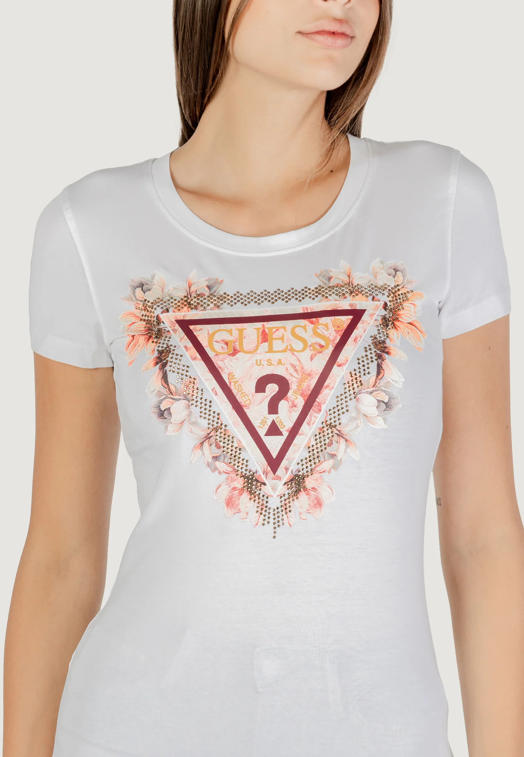 T-shirt Guess SS TRIANGLE FLOWERS TEE - Image 2