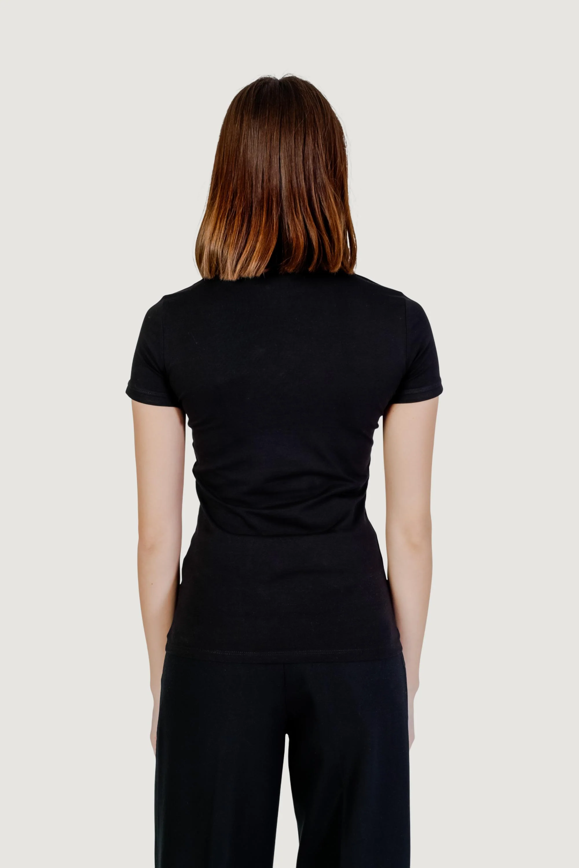 T-shirt Guess VN MINI TRIANGLE - Image 2