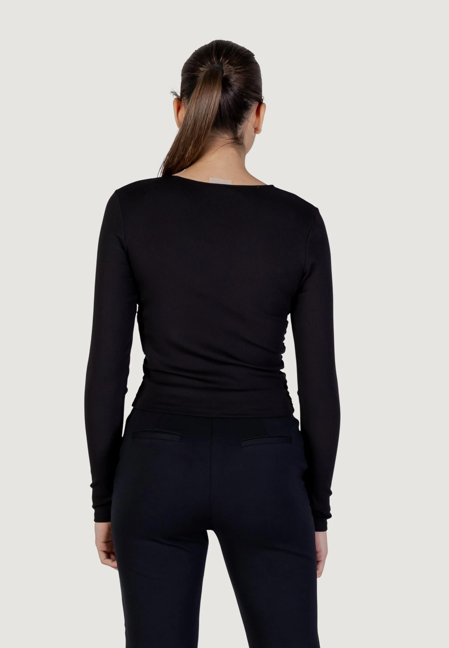 T-shirt manica lunga Guess Active NAT RIB LS TOP - Image 4
