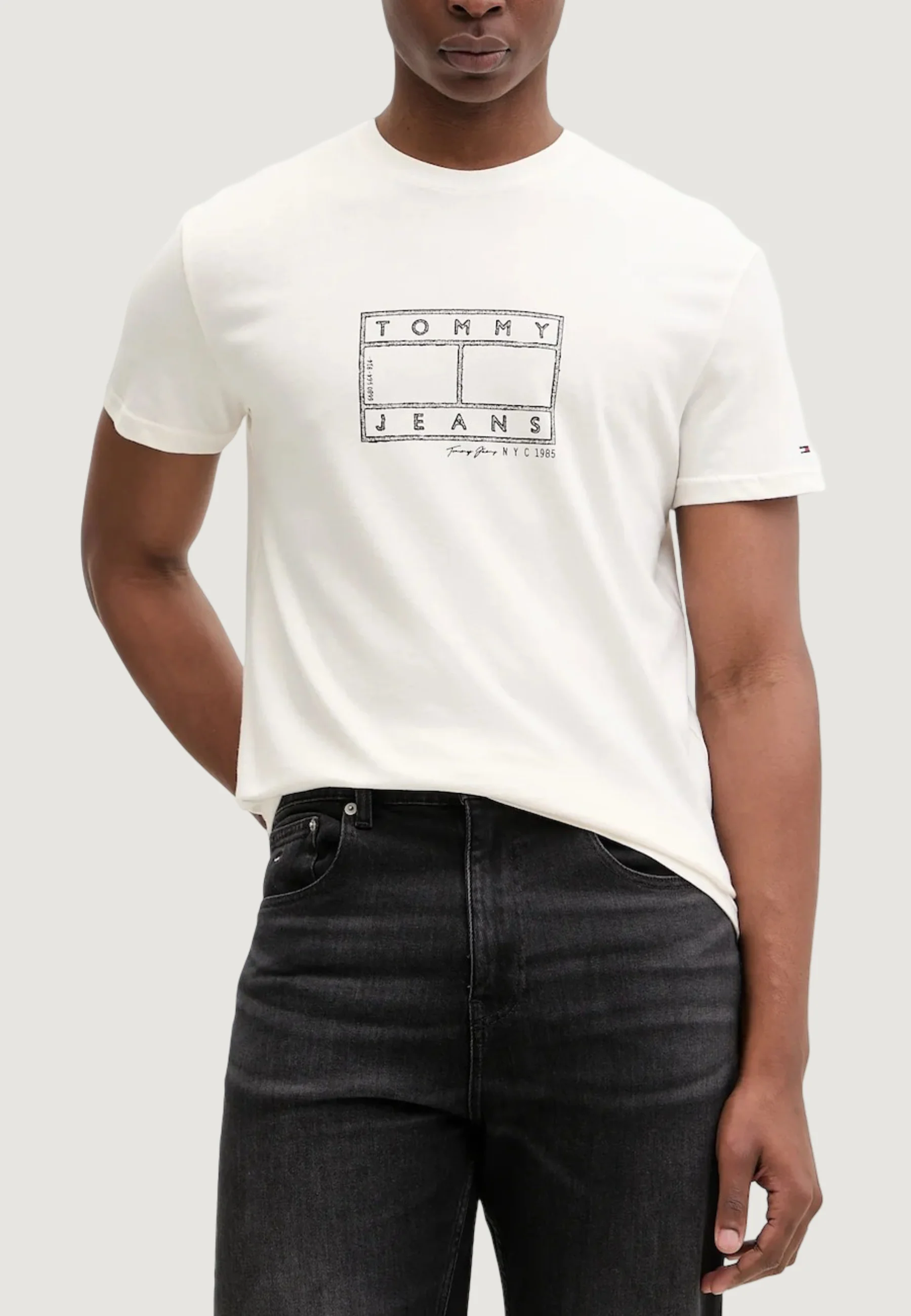 T-shirt Tommy Hilfiger Jeans DM0DM22317 - Image 2