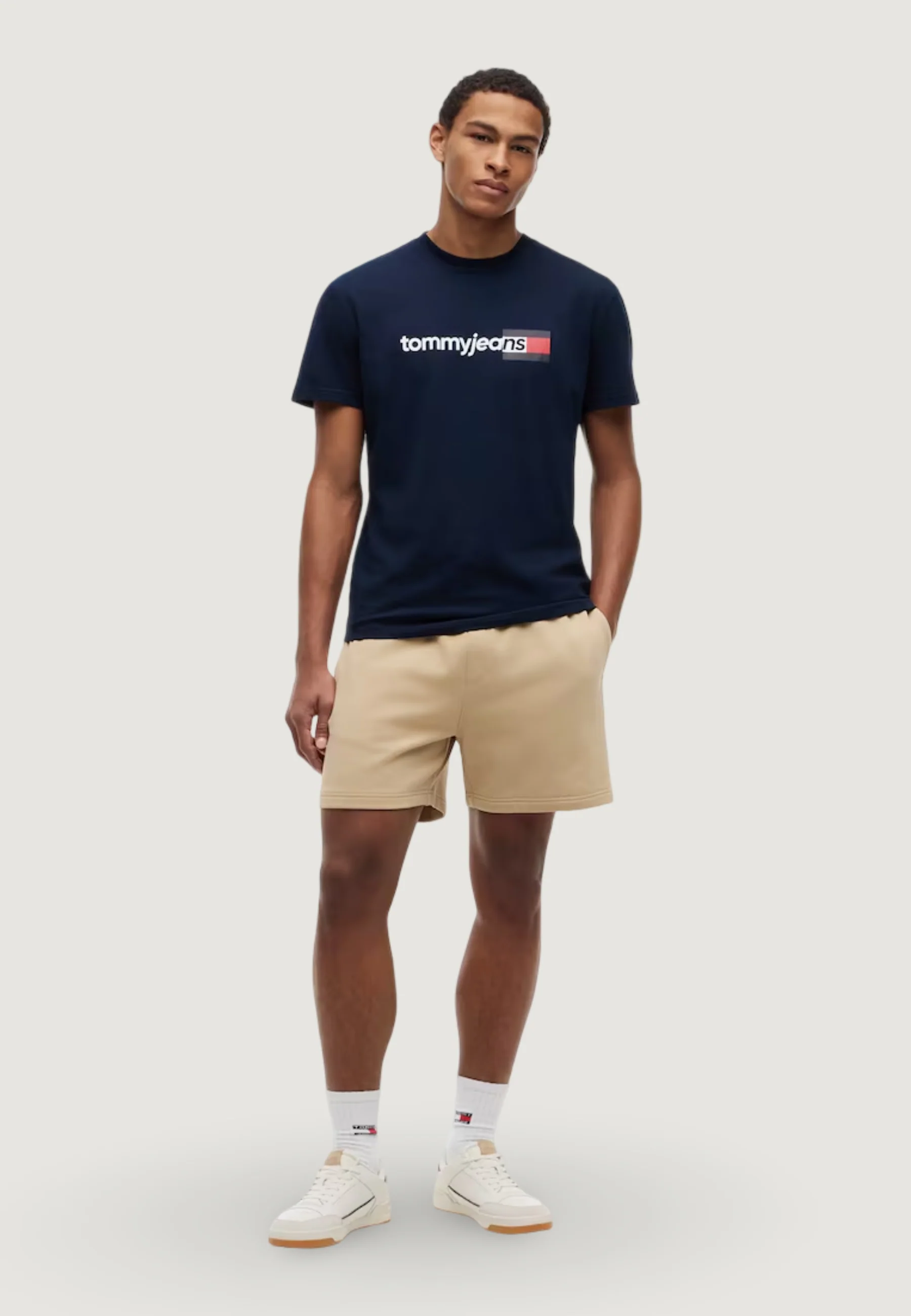 T-shirt Tommy Hilfiger Jeans DM0DM23406 - Image 4