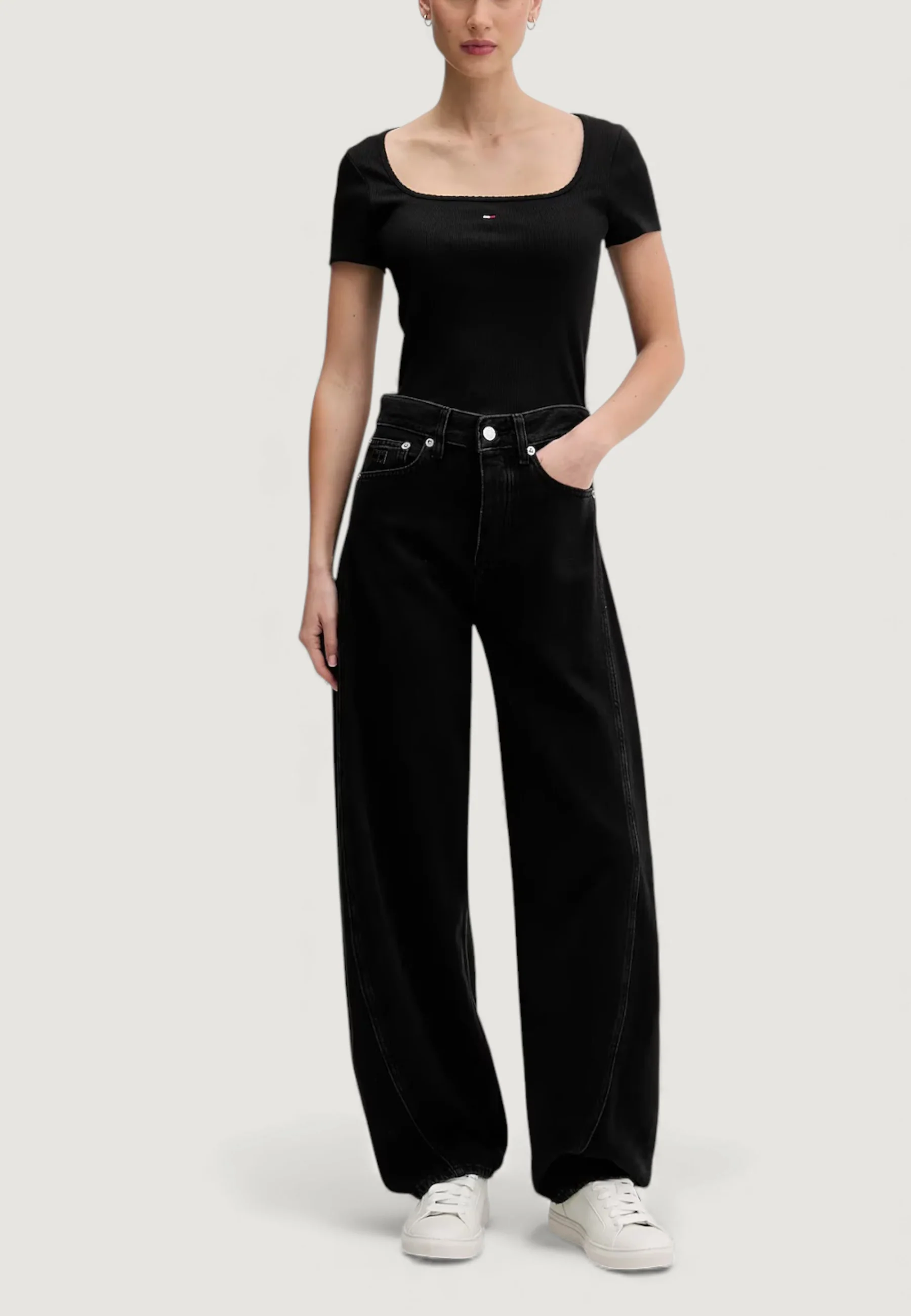 T-shirt Tommy Hilfiger Jeans DW0DW21837 - Image 2