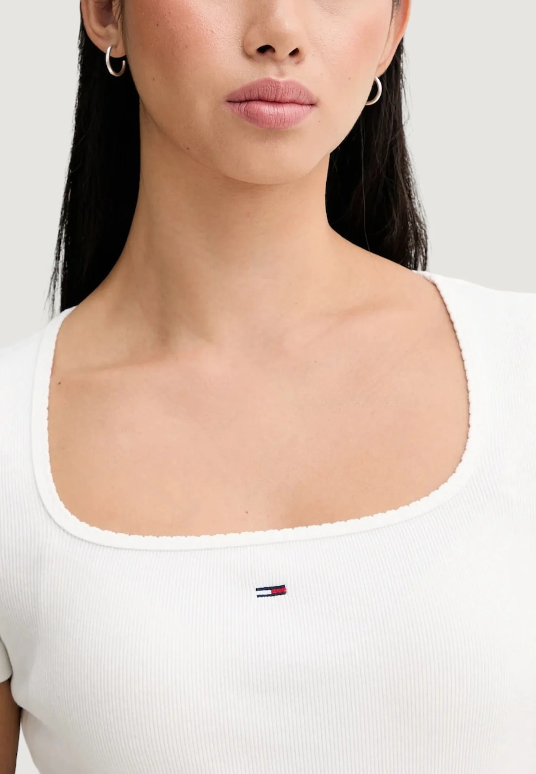 T-shirt Tommy Hilfiger Jeans DW0DW21837 - Image 2