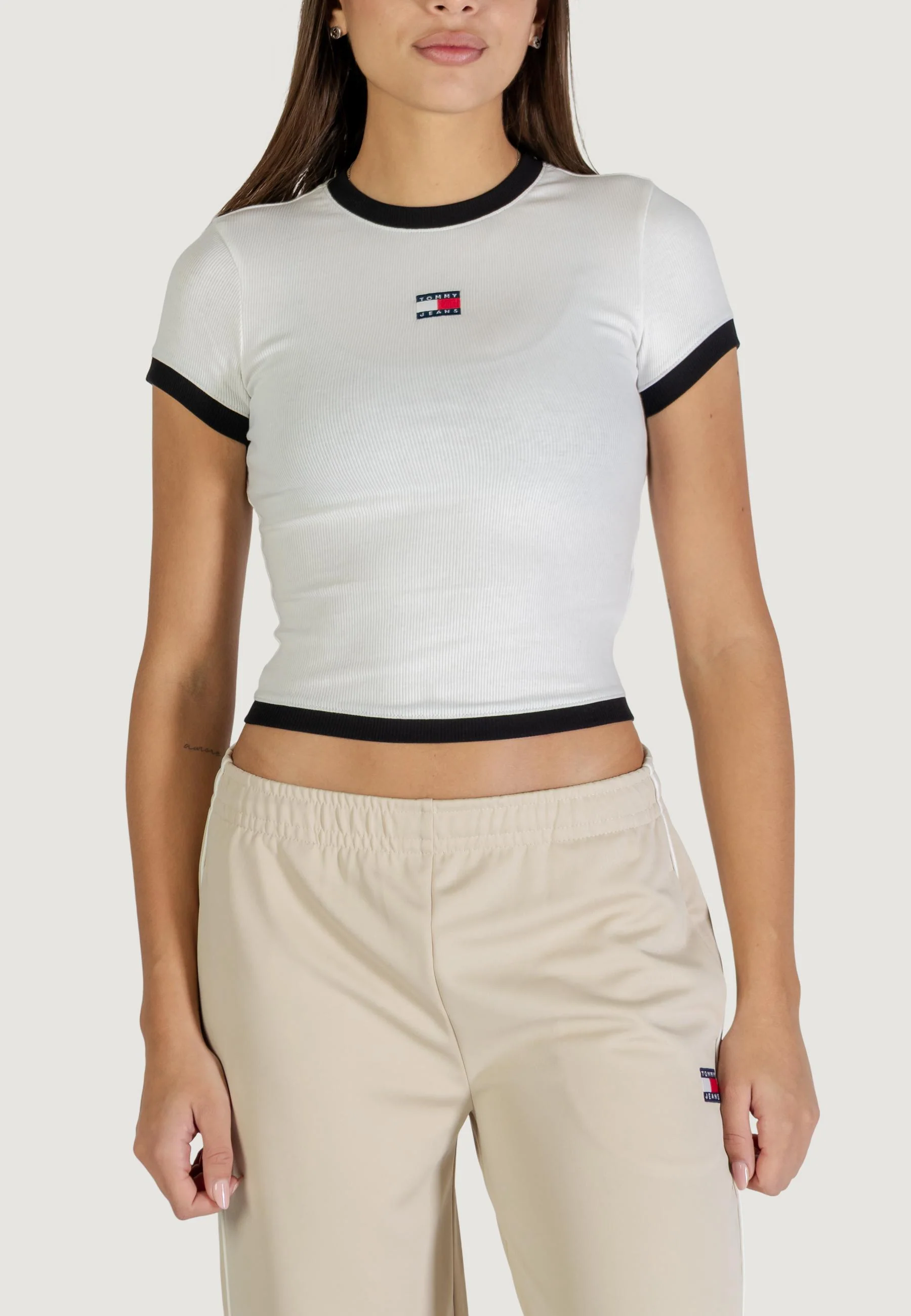 T-shirt Tommy Hilfiger Jeans DW0DW22575 - Image 2