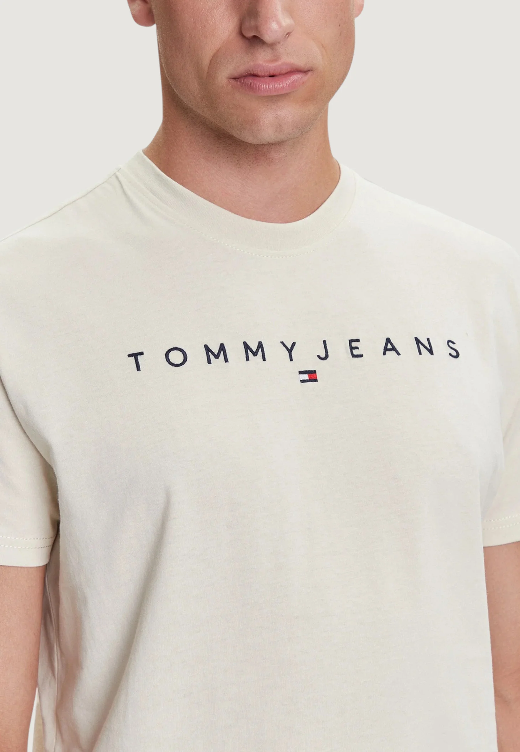 T-shirt Tommy Hilfiger Jeans TJM REG LINEAR LOGO - Image 2