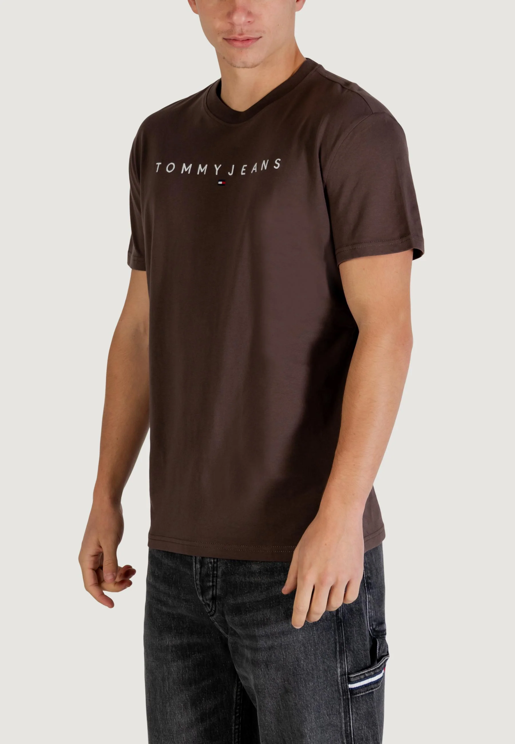 T-shirt Tommy Hilfiger Jeans TJM REG LINEAR LOGO - Image 4