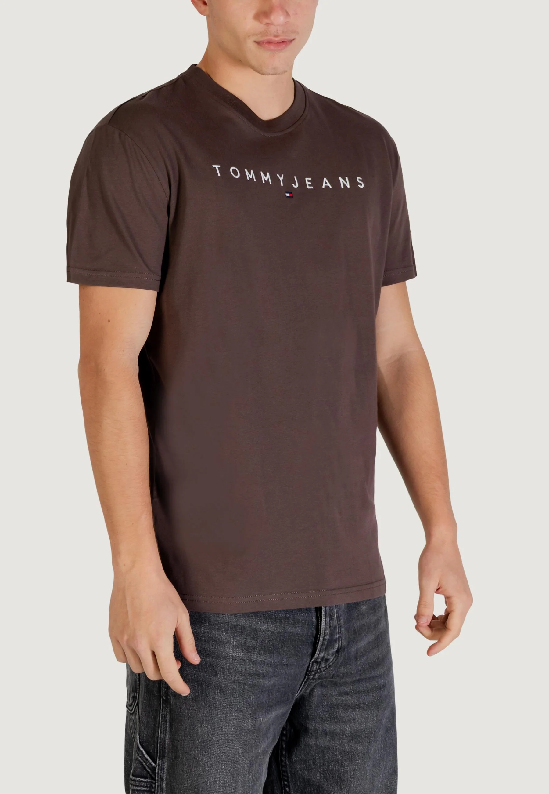 T-shirt Tommy Hilfiger Jeans TJM REG LINEAR LOGO - Image 5