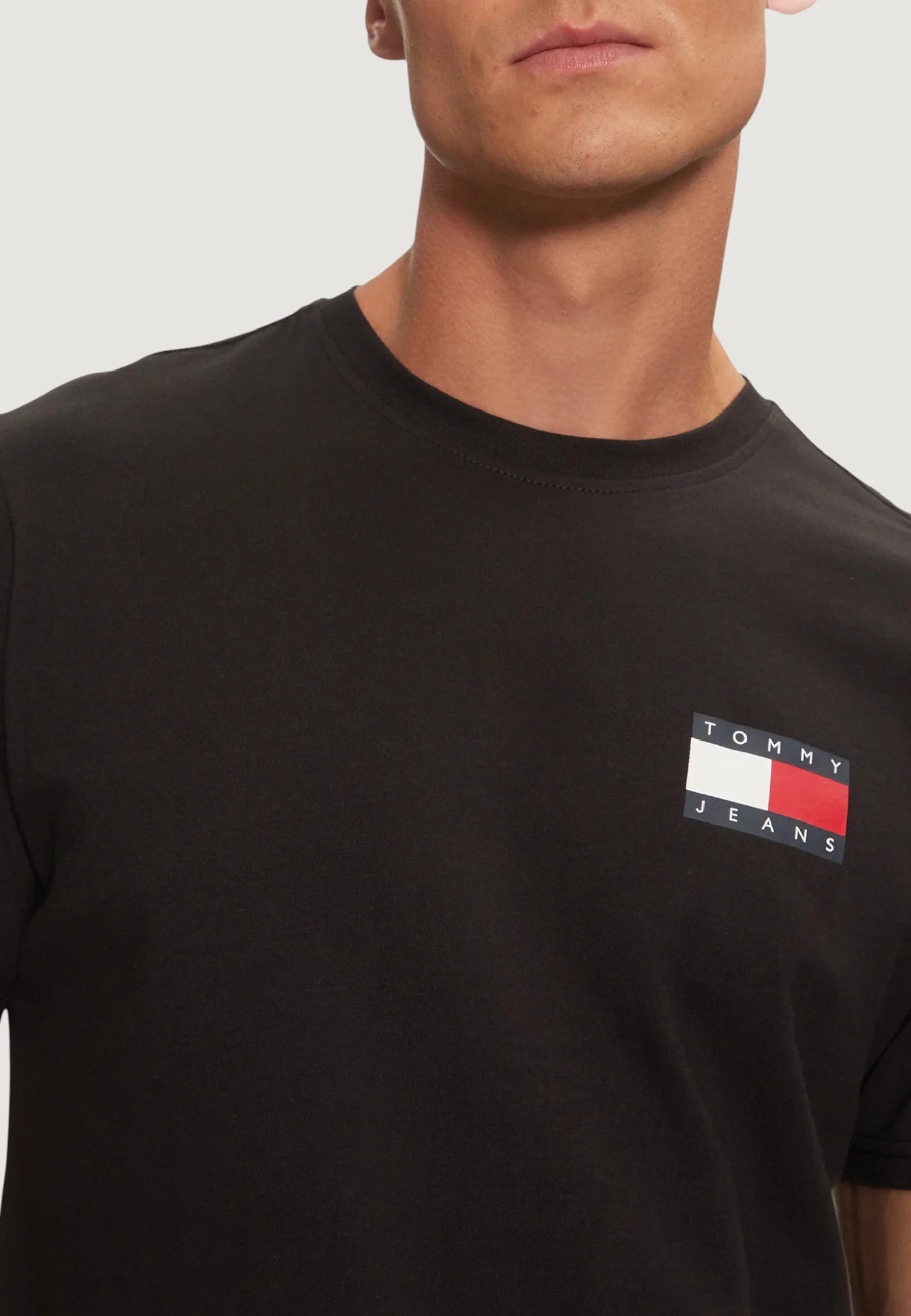 T-shirt Tommy Hilfiger Jeans TJM SLIM ESSENTIAL FLAG TEE EXT - Image 8