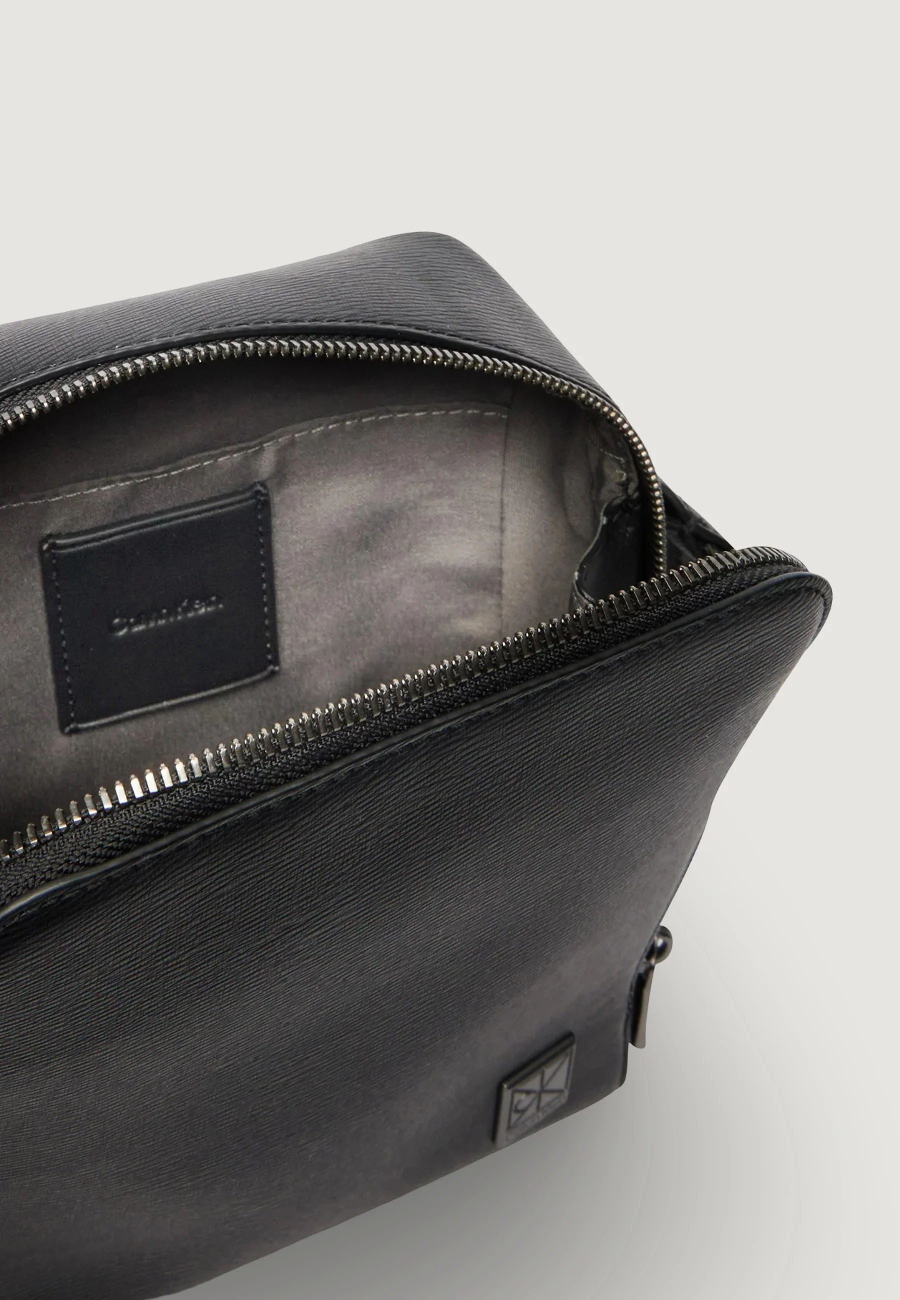 Tracolla Calvin Klein EMBLEM HW REPORTER - Image 3